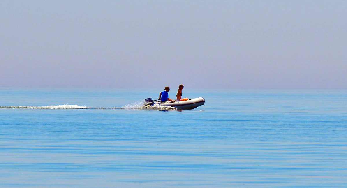 Panasonic Lumix G Vario 45-200mm F4-5.6 OIS sample photo. Along a blue water to the pink dream photography