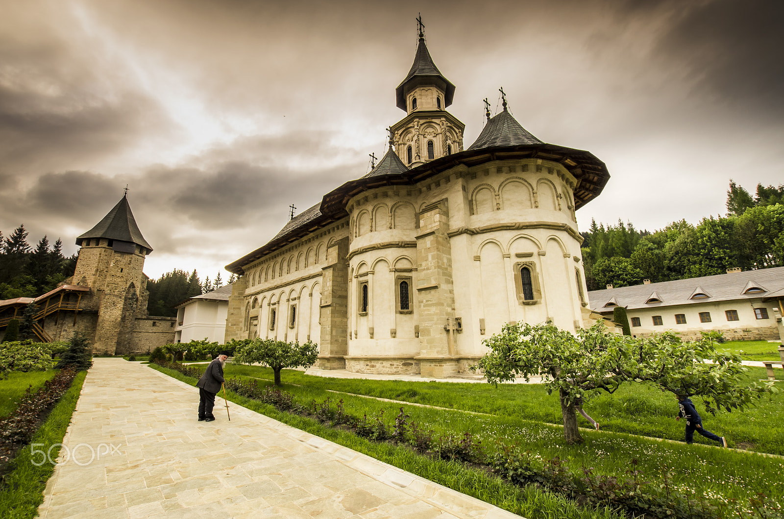 Sigma 10-20mm F3.5 EX DC HSM sample photo. Putna monastery photography