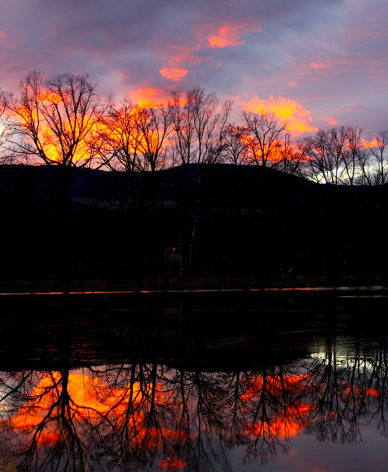 Canon EOS 40D + Canon EF 35-80mm f/4-5.6 USM sample photo. Sky on fire photography