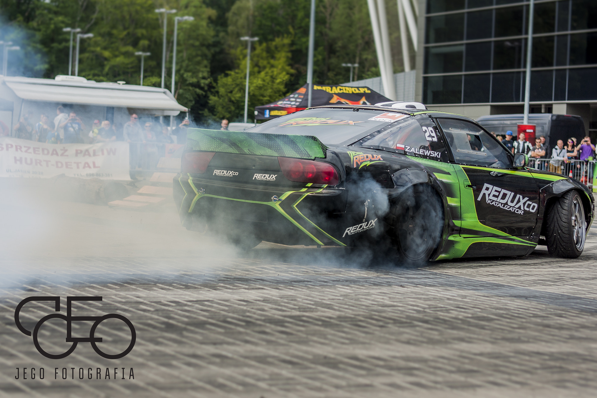 Sony Alpha DSLR-A700 + Minolta AF 50mm F1.7 sample photo. Drift on arena photography