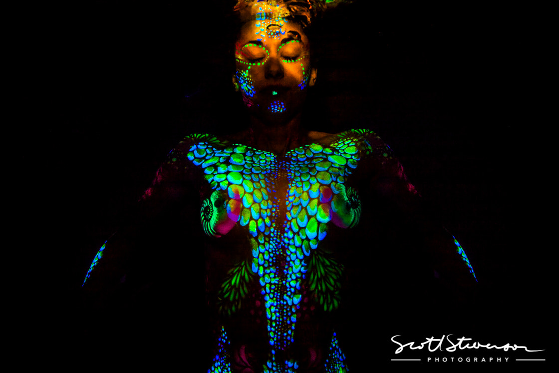 Canon EF 16-35mm F2.8L II USM sample photo. Underwater glow photography