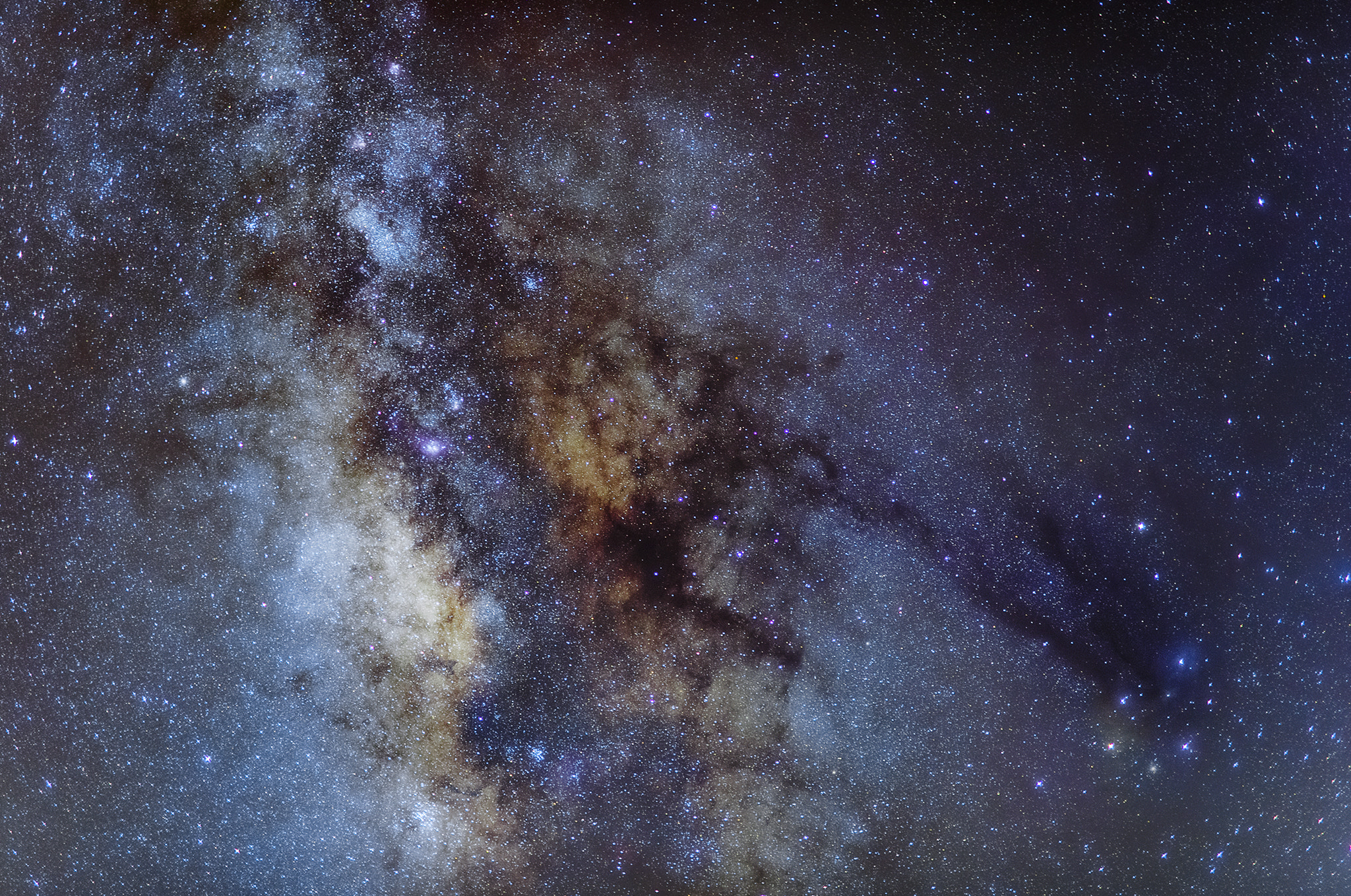 Sony a7S + Sony 70-400mm F4-5.6 G SSM sample photo. Milky way photography