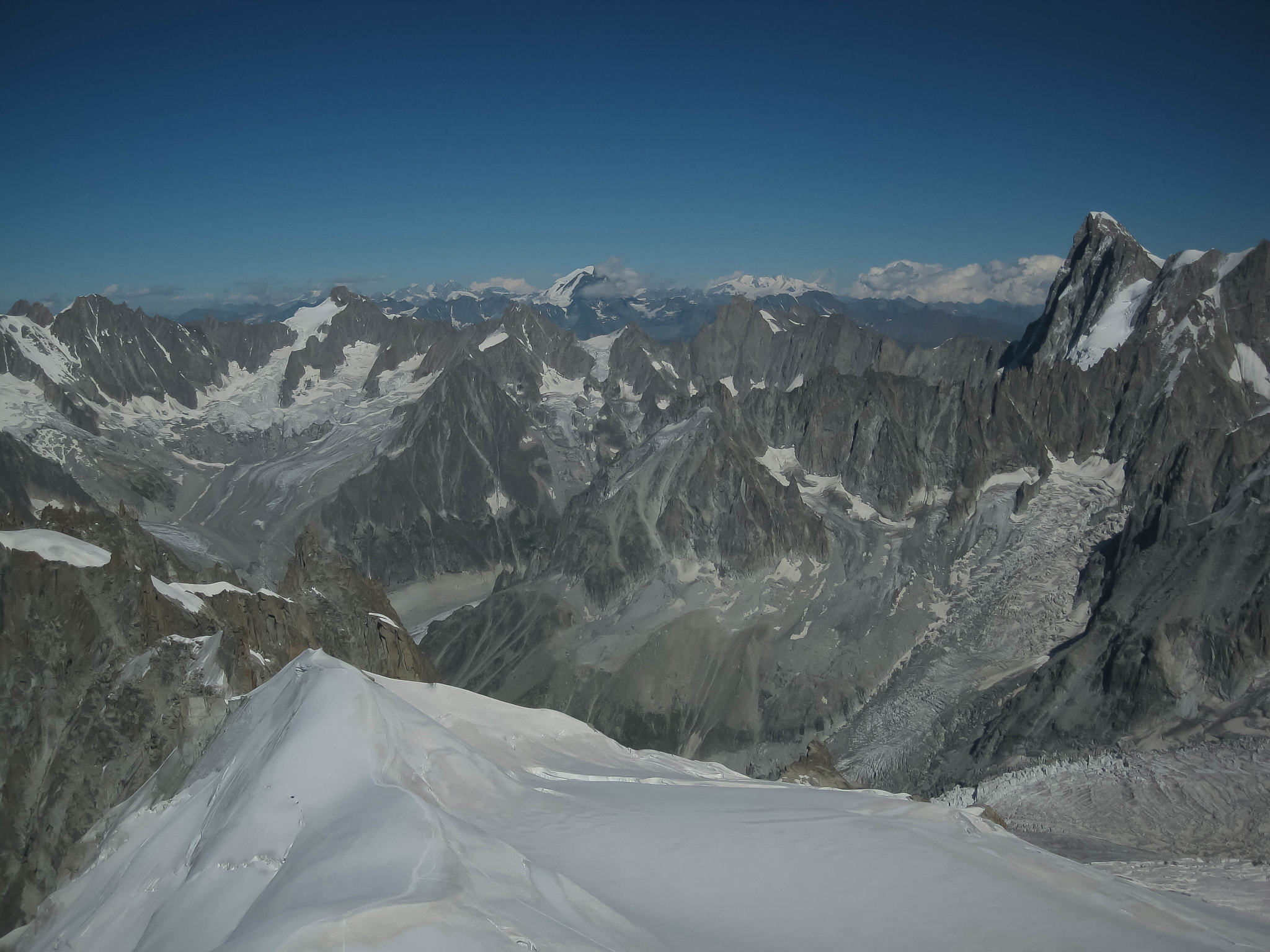 Canon PowerShot SD790 IS (Digital IXUS 90 IS / IXY Digital 95 IS) sample photo. Aiguille du midi (france) photography