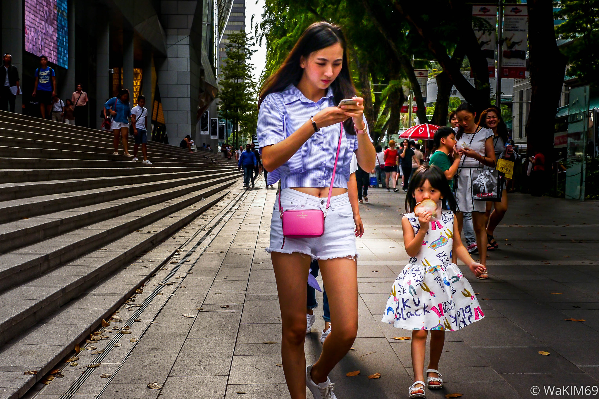 Panasonic Lumix DMC-G5 + Panasonic Leica DG Summilux 25mm F1.4 II ASPH sample photo. Orchard road, 2 july 2016 photography