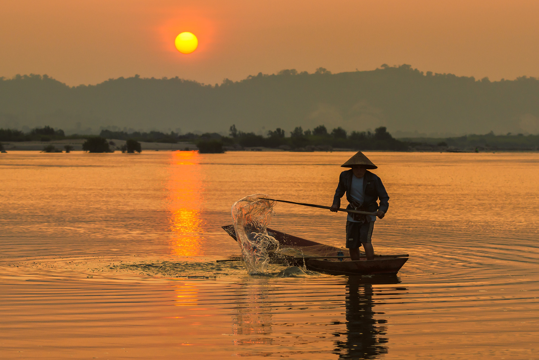 Nikon AF-S Nikkor 70-200mm F4G ED VR sample photo. Along the mekong river, thailand photography