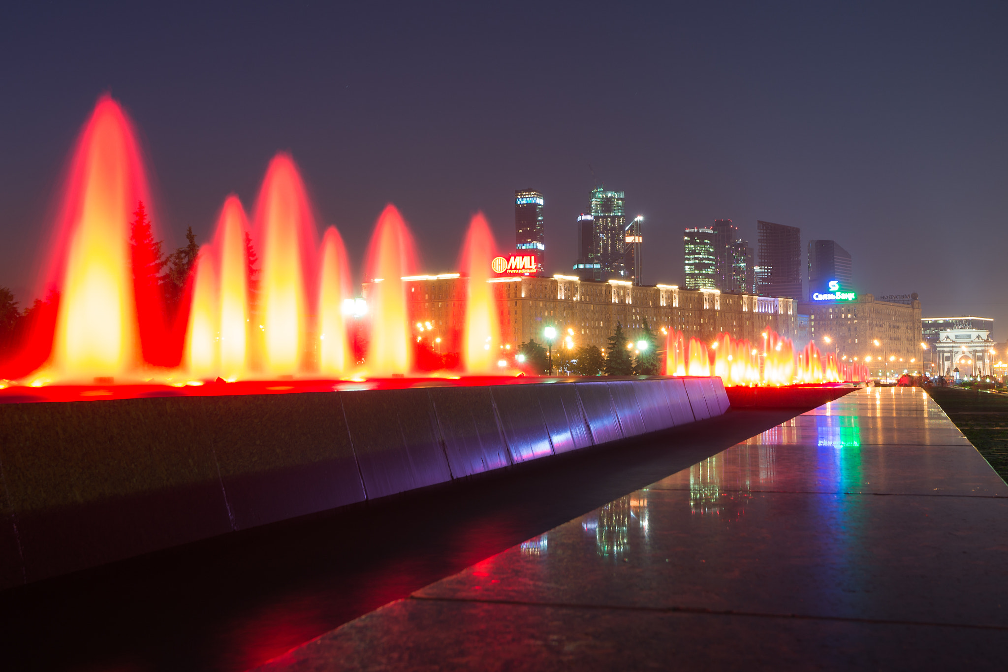 Sony a99 II + Sony Vario-Sonnar T* 16-35mm F2.8 ZA SSM sample photo. Night moscow.  photography