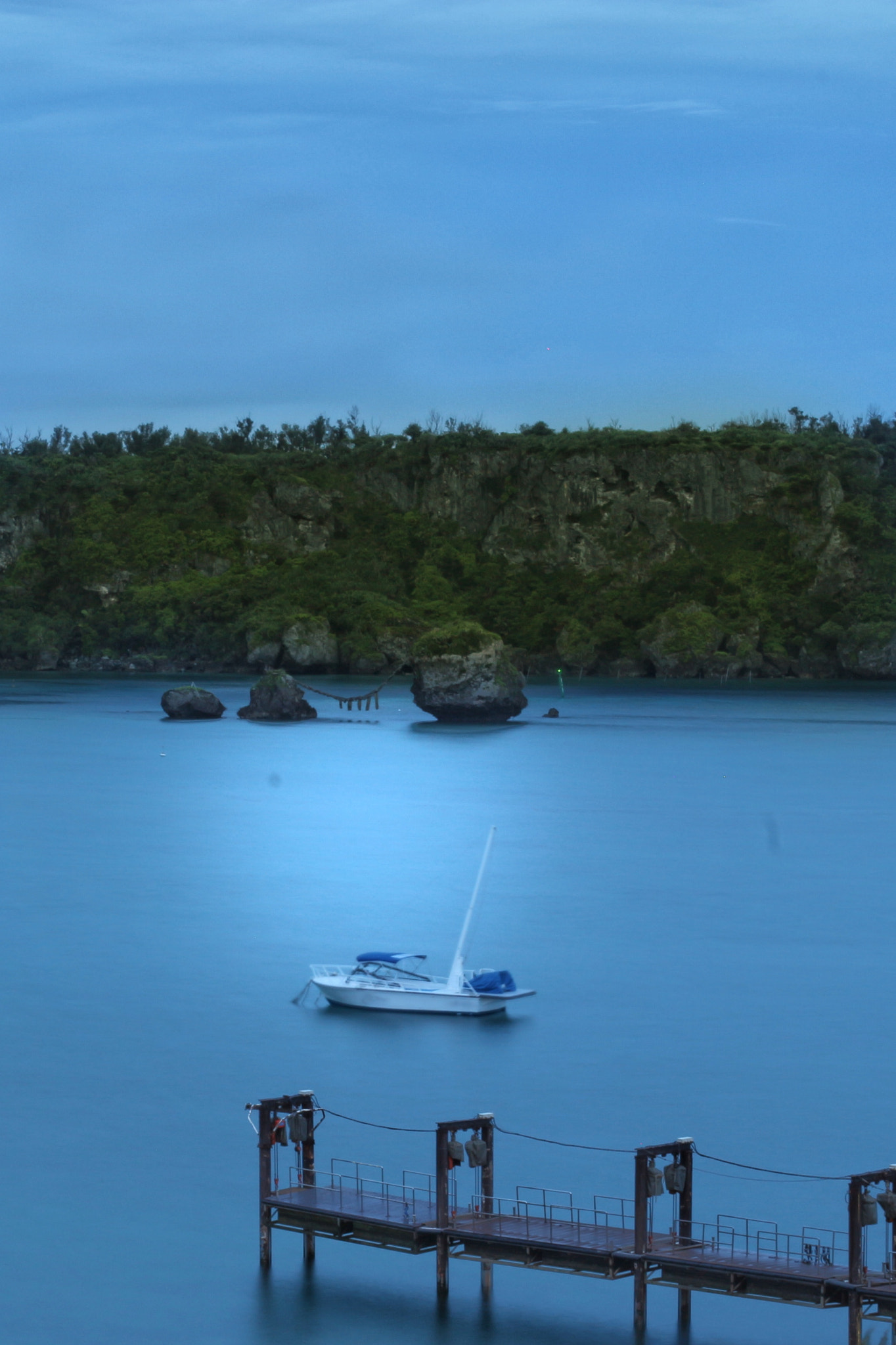 Canon EOS 100D (EOS Rebel SL1 / EOS Kiss X7) + Canon EF 50mm F1.4 USM sample photo. A beautiful bay of onna okinawa photography