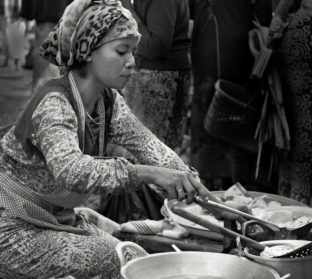 Panasonic Leica DG Macro-Elmarit 45mm F2.8 ASPH OIS sample photo. People of the madura island / java / indonesia photography