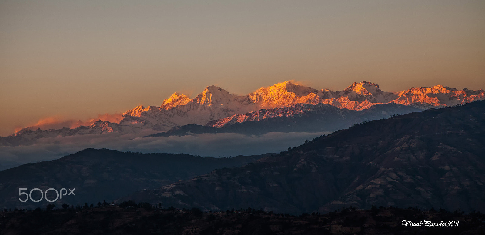 Canon EOS 500D (EOS Rebel T1i / EOS Kiss X3) + Canon EF-S 17-55mm F2.8 IS USM sample photo. Dusk over ganesh himal photography