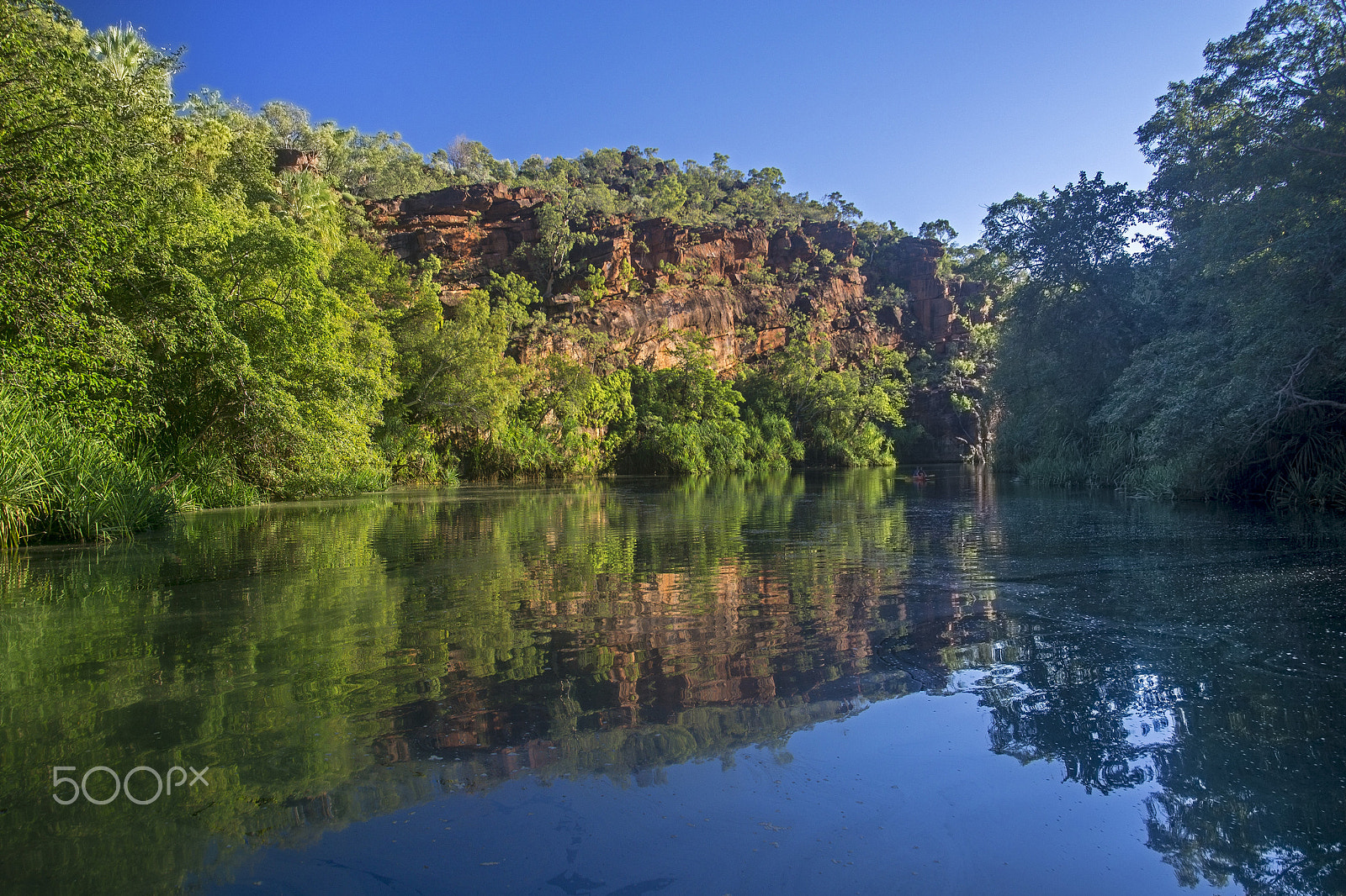 Sony a6000 + Minolta AF 17-35mm F2.8-4 (D) sample photo. Canoeing in lawn hill gorge photography
