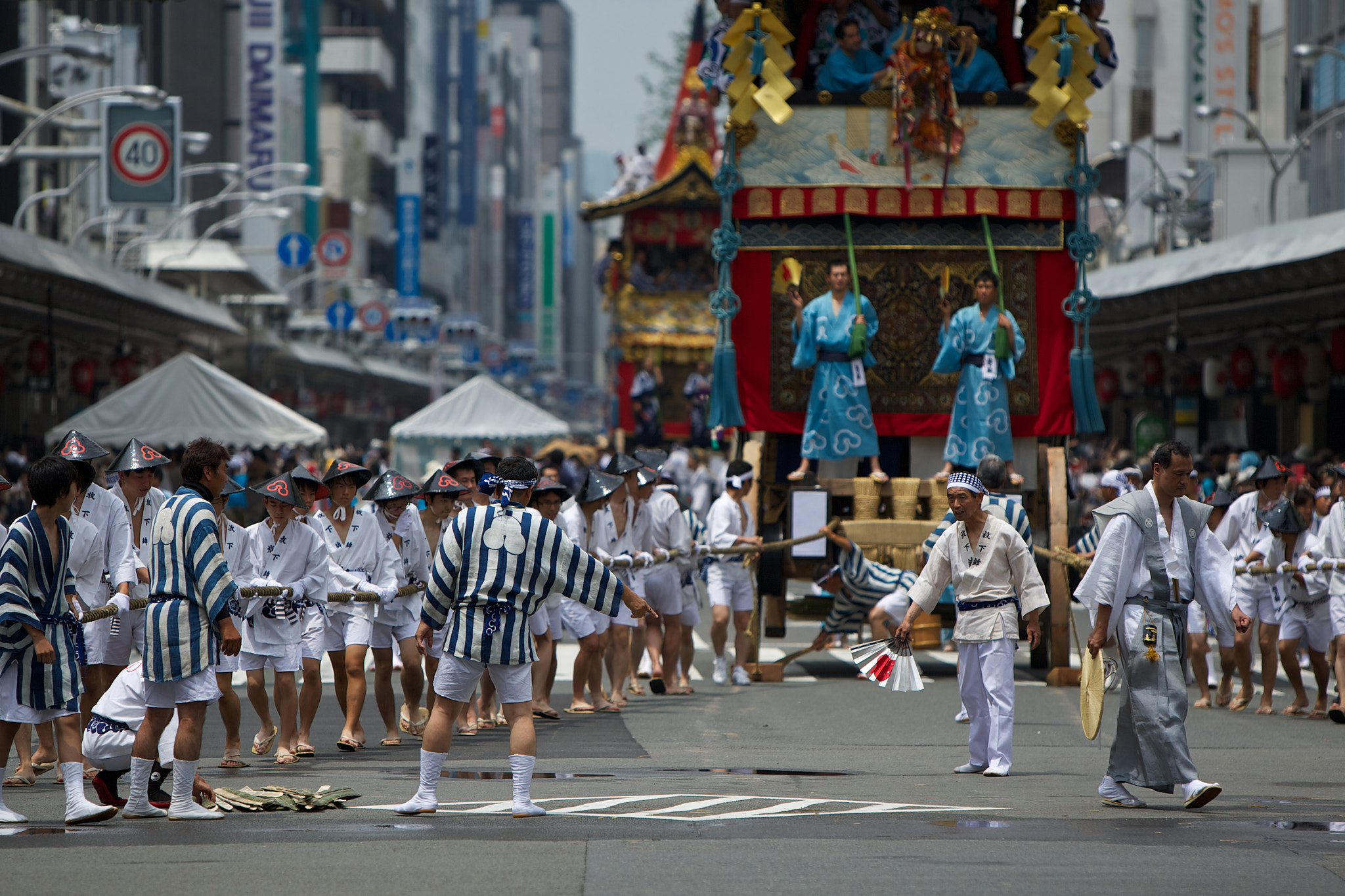Canon EOS-1D Mark III sample photo. Getting ready for the next pull - gion festival photography