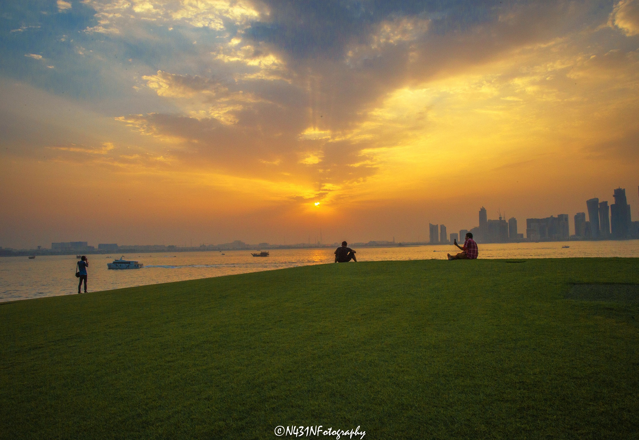 Tokina AF 193-2 19-35mm f/3.5-4.5 sample photo. Golden hour photography