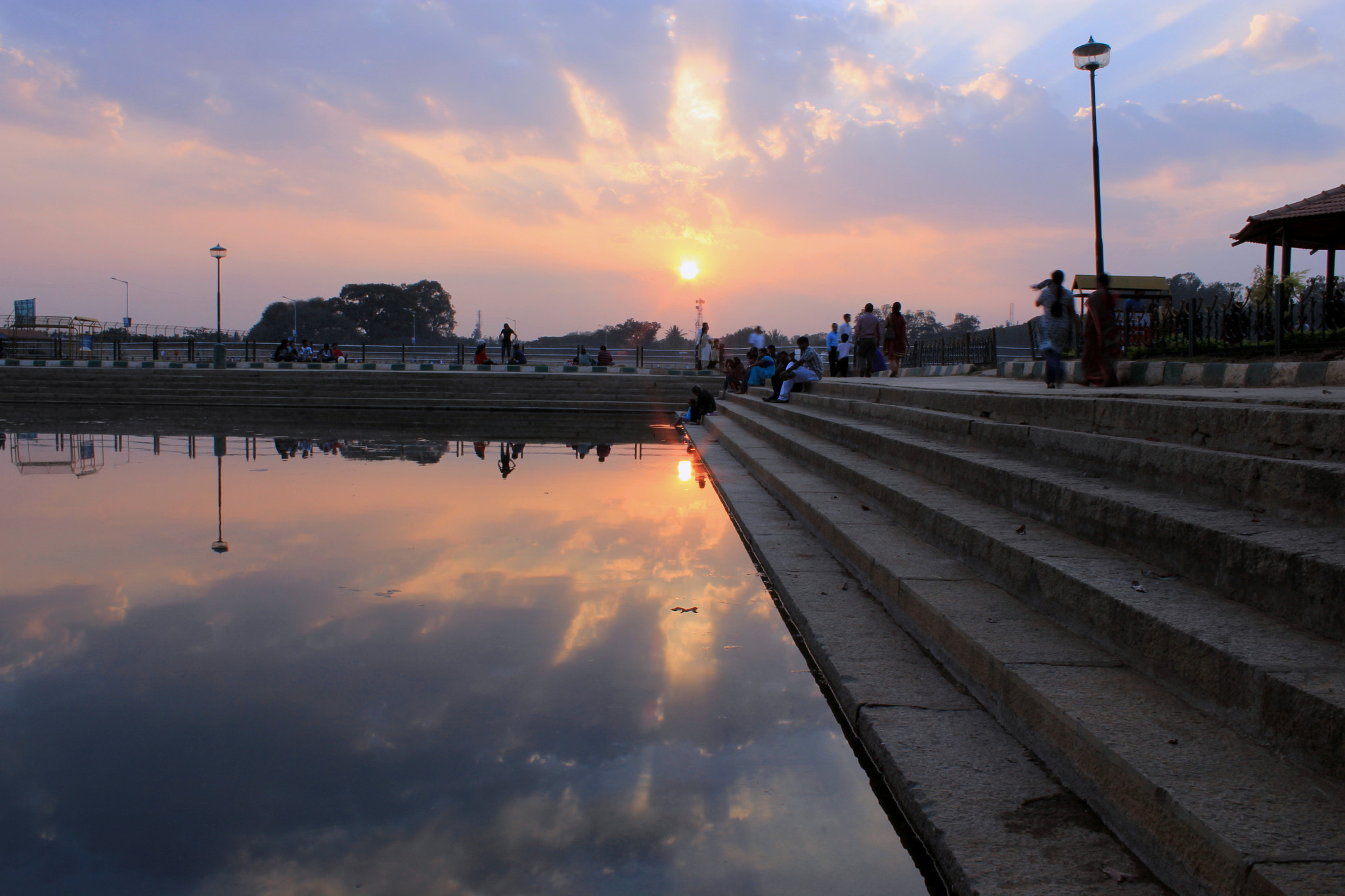 Canon EOS 550D (EOS Rebel T2i / EOS Kiss X4) + Canon EF-S 18-55mm F3.5-5.6 IS sample photo. Sunset over sankey lake, bangalore, india photography