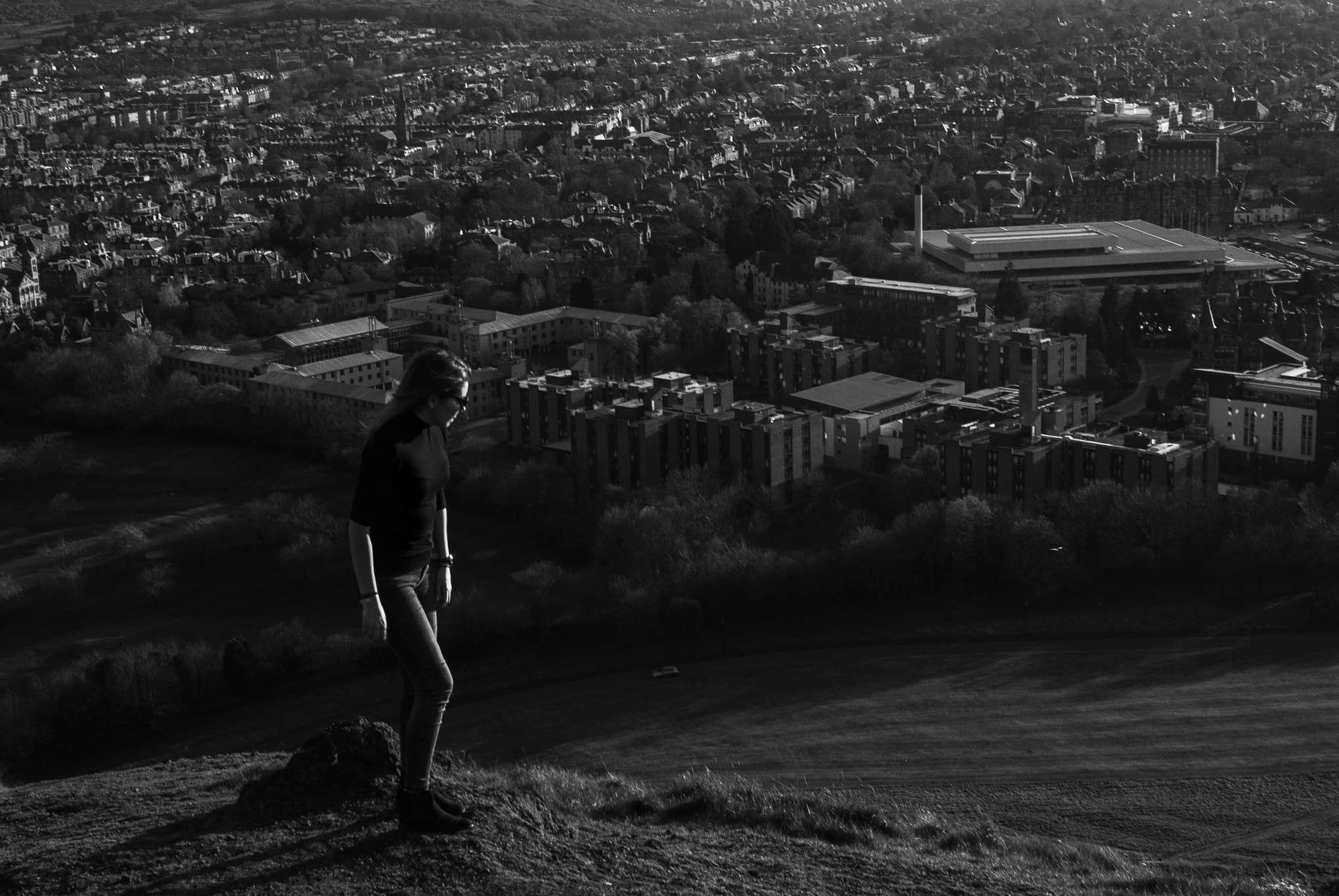 Sony Alpha DSLR-A230 sample photo. Girl on the hill photography