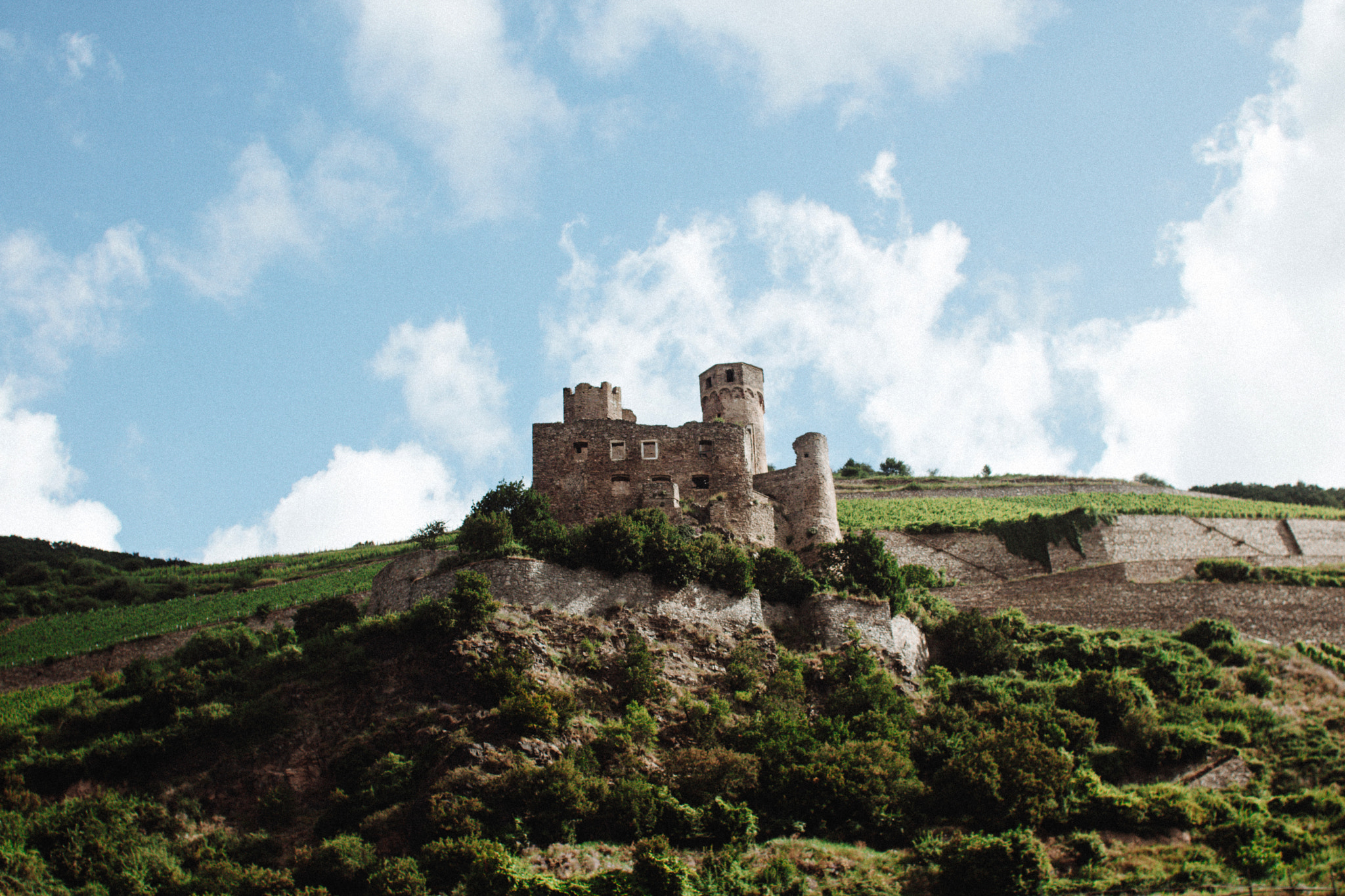 Canon EF 28mm F1.8 USM sample photo. Castle ruins photography