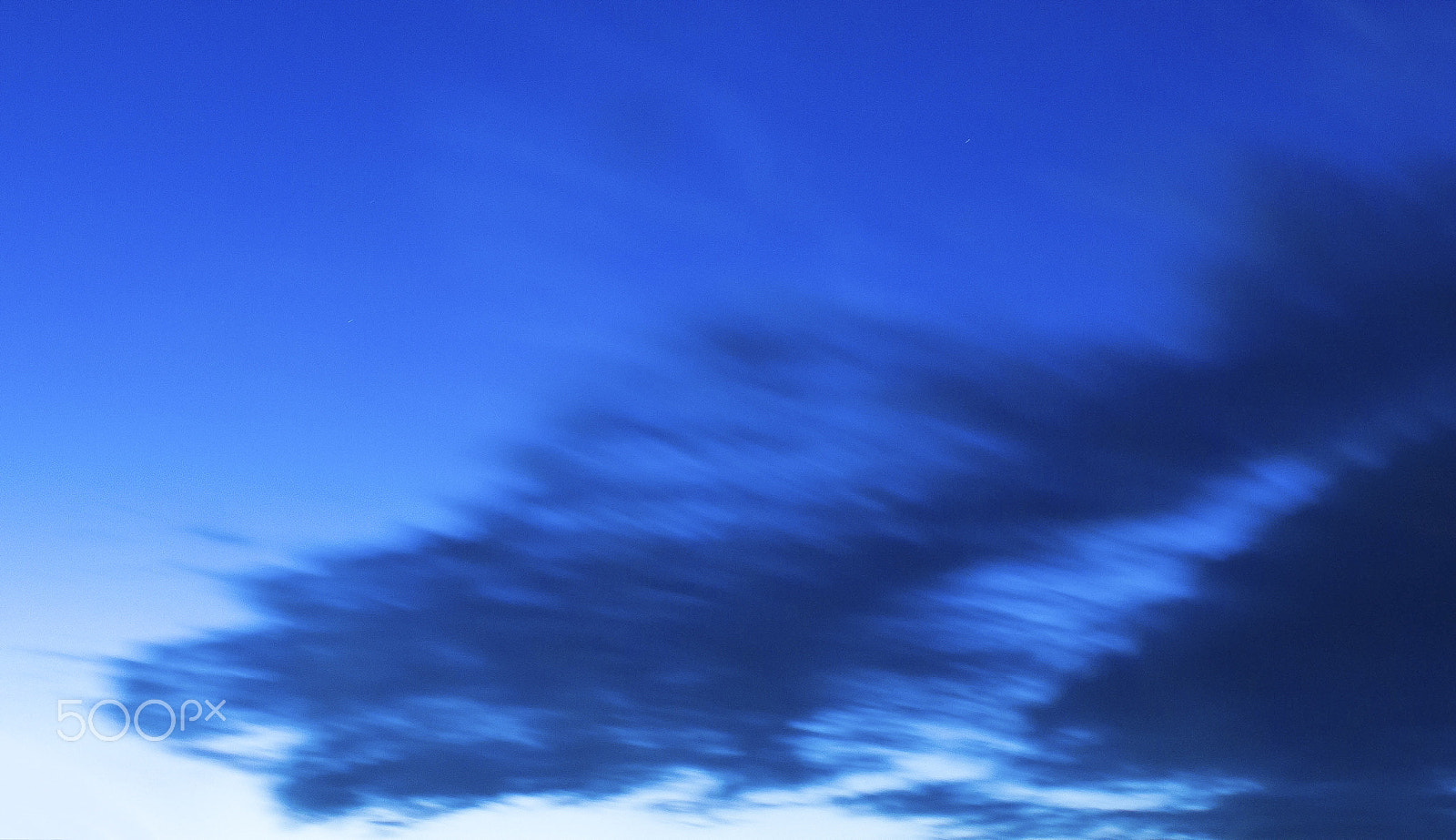 Canon EF 28mm F1.8 USM sample photo. 4 in the morning photography