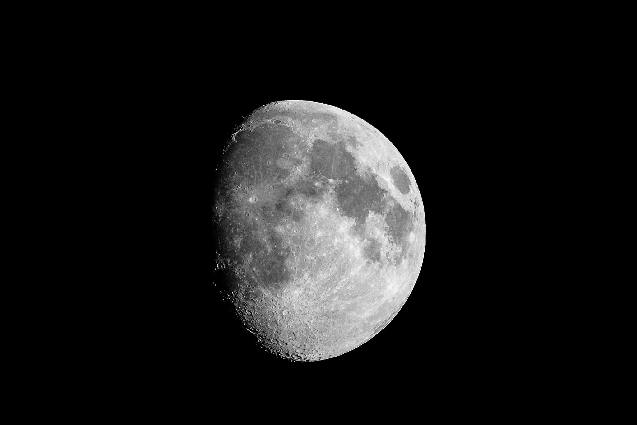 XF100-400mmF4.5-5.6 R LM OIS WR + 1.4x sample photo. The moon with the fuji 100-400 photography