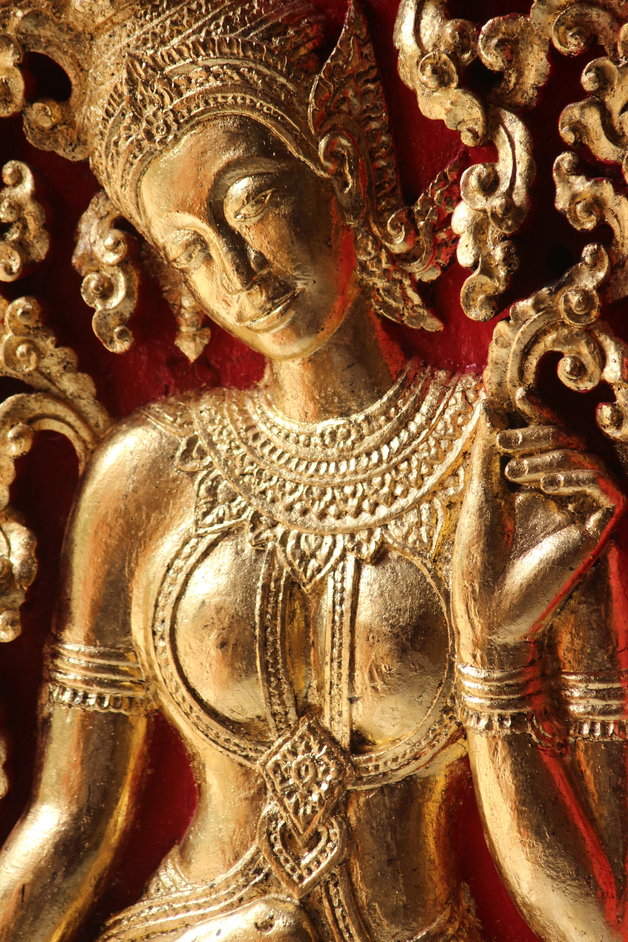 Canon EF 35-105mm f/3.5-4.5 sample photo. Temple decoration, luang prabang, laos. photography