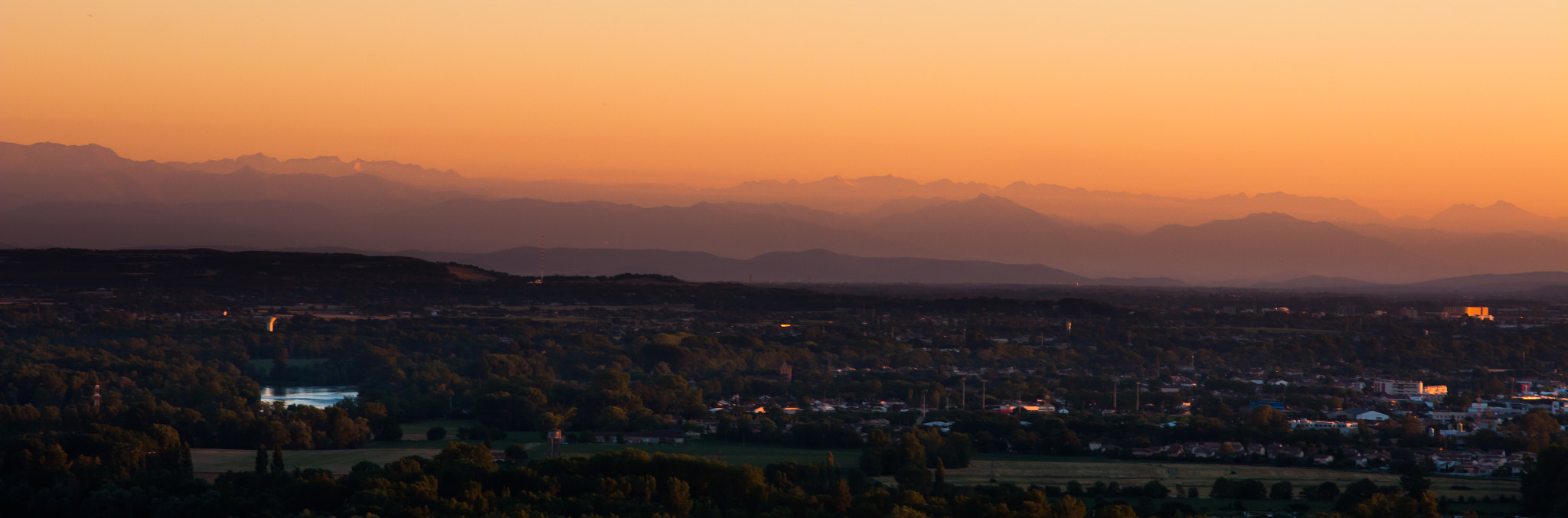 Canon EOS 70D + Sigma 85mm F1.4 EX DG HSM sample photo. Pyrenees from toulouse point of view photography