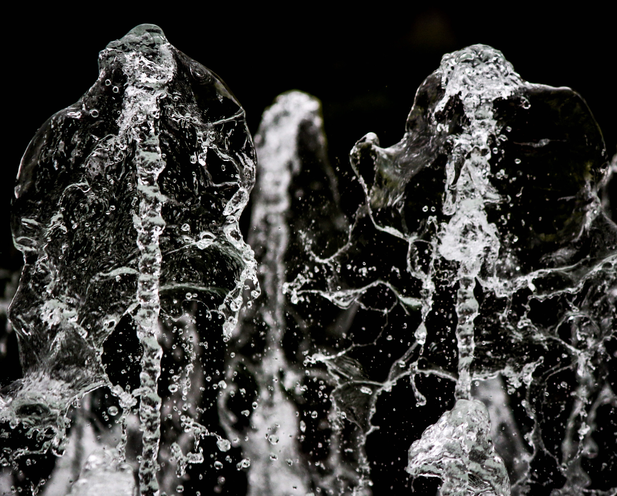 Canon EF-S 55-250mm F4-5.6 IS sample photo. Fountain, lausanne. photography