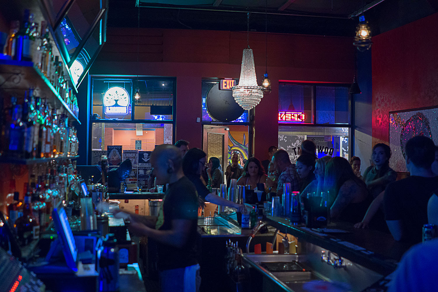 Sony FE 28mm F2 sample photo. Downbeat lounge photography