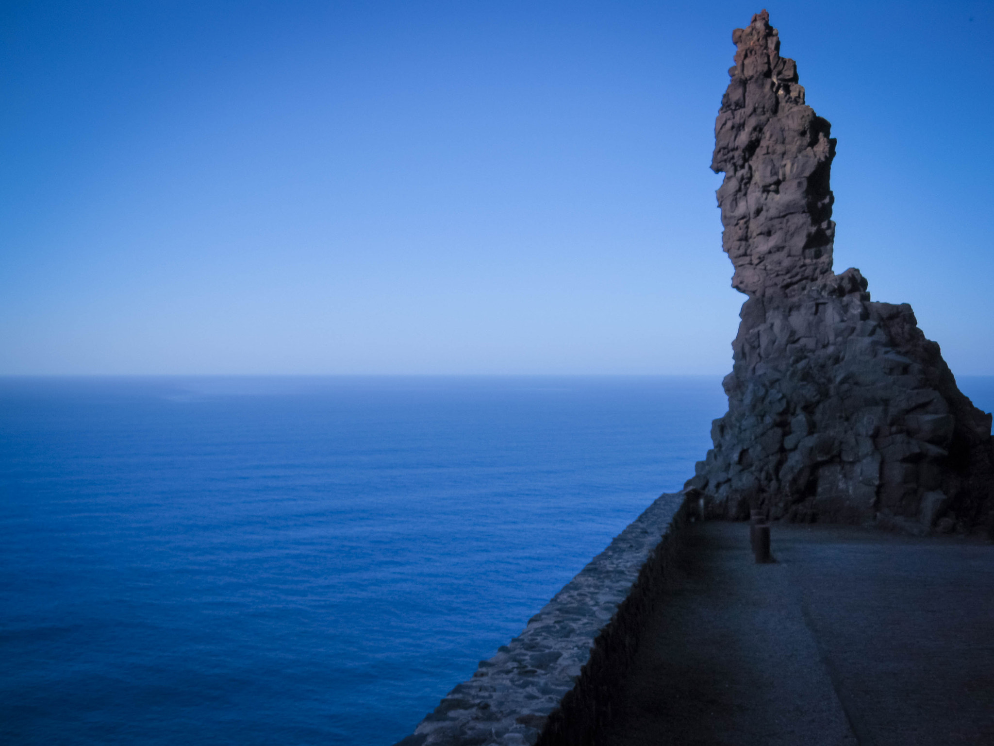 Canon PowerShot SD790 IS (Digital IXUS 90 IS / IXY Digital 95 IS) sample photo. Teneriffa (spain) - fels am meer photography