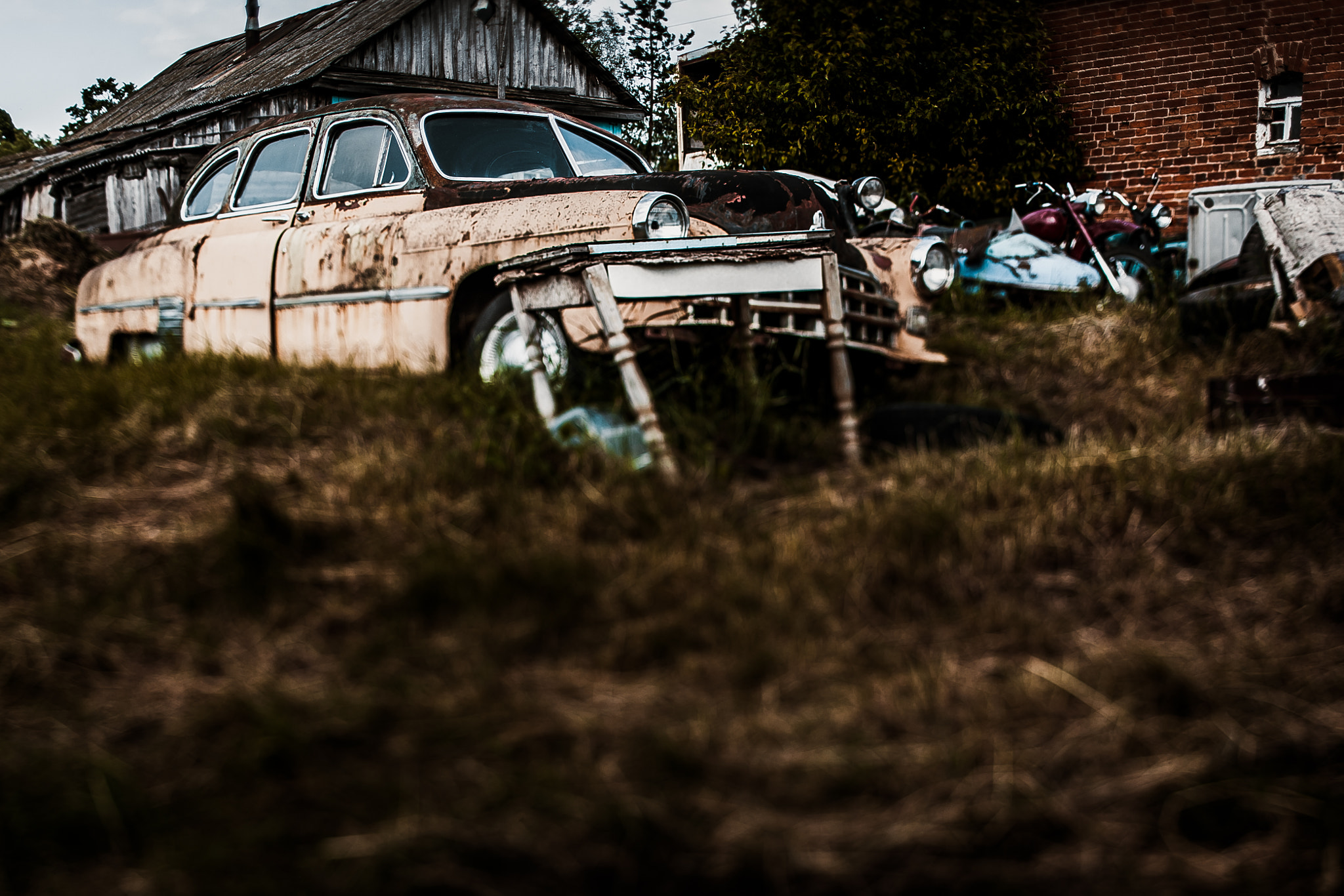 Canon EOS 5D + Canon TS-E 45mm F2.8 Tilt-Shift sample photo. Old russian car photography