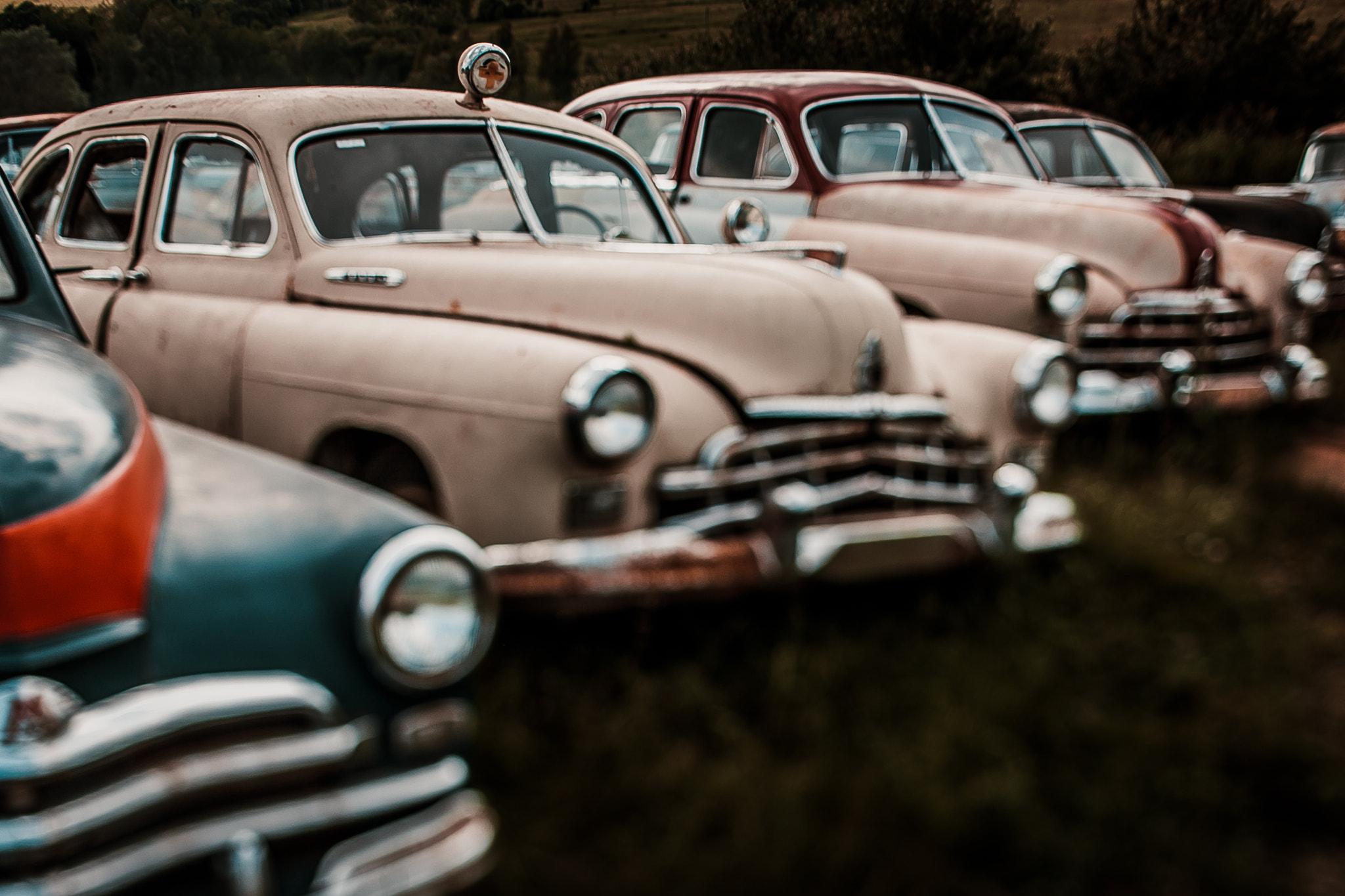 Canon EOS 5D + Canon TS-E 45mm F2.8 Tilt-Shift sample photo. Old russian car photography