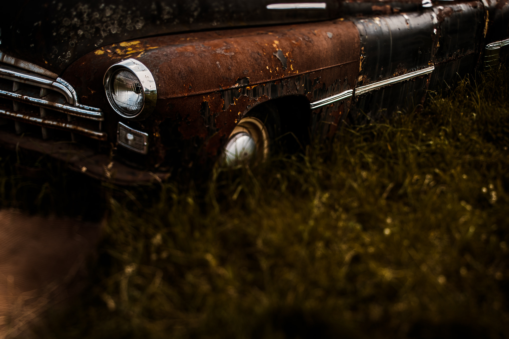 Canon EOS 5D + Canon TS-E 45mm F2.8 Tilt-Shift sample photo. Old russian car photography