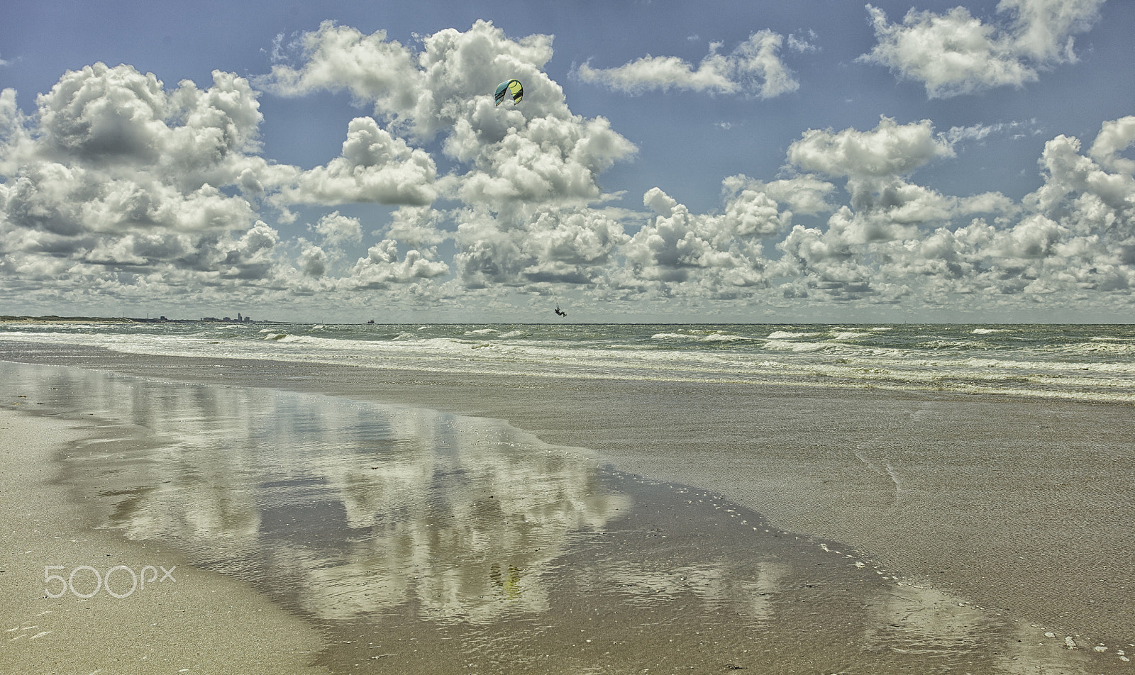 Canon EOS 5DS + Canon EF 17-40mm F4L USM sample photo. Surfing at the beach photography