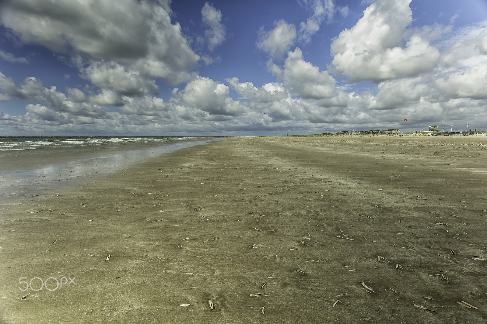 Canon EOS 5DS + Canon EF 17-40mm F4L USM sample photo. Ijmuiden beach photography