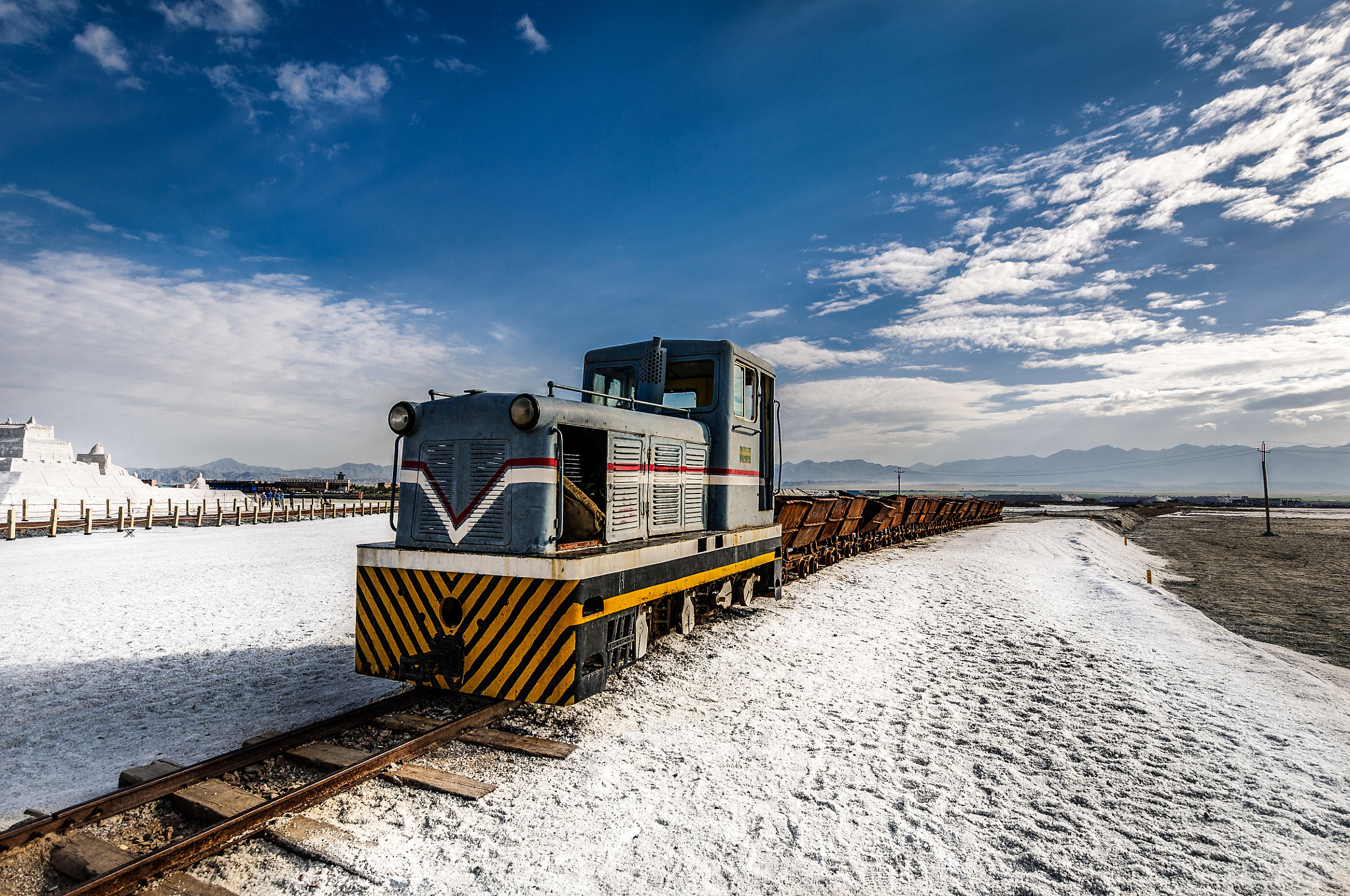 Nikon D300S + Sigma 10-20mm F3.5 EX DC HSM sample photo. Train in salt lake photography