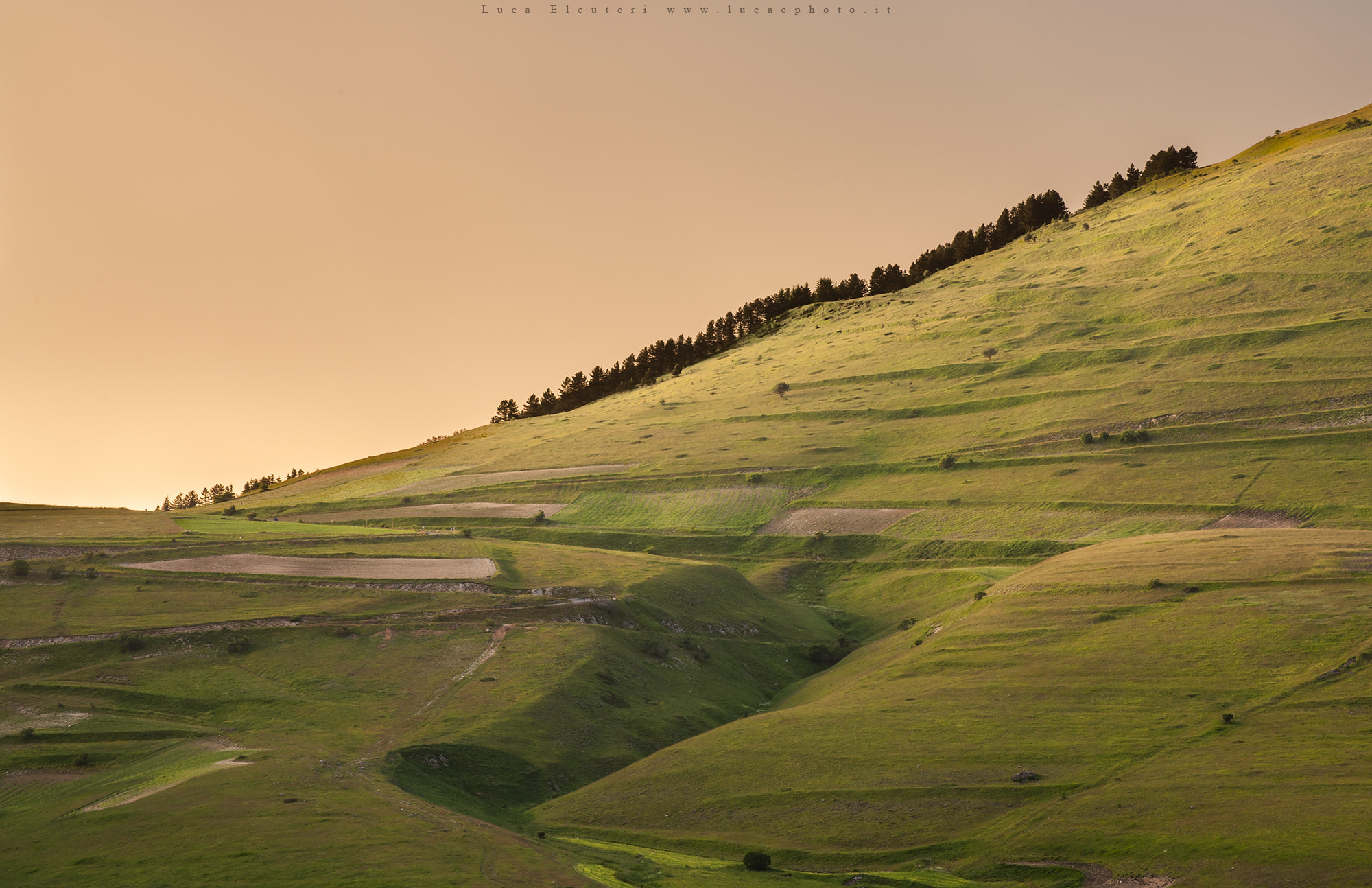 Canon EOS 5D sample photo. A caccia di luce photography