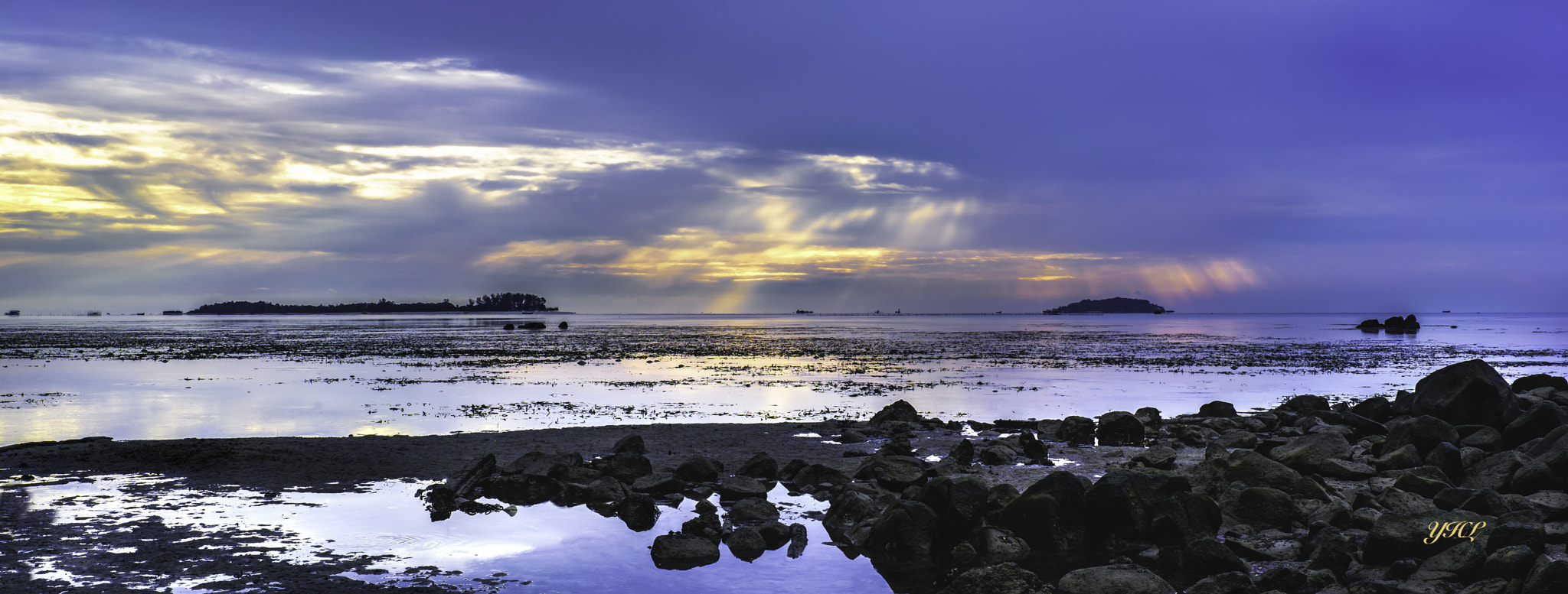 E 35mm F2 sample photo. Sunrise photography