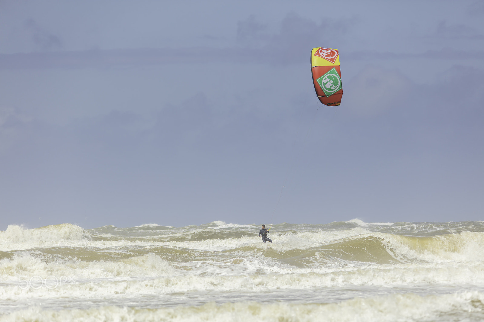 Canon EOS 5DS + Sigma 150-500mm F5-6.3 DG OS HSM sample photo. Kitesurfer at full speed photography