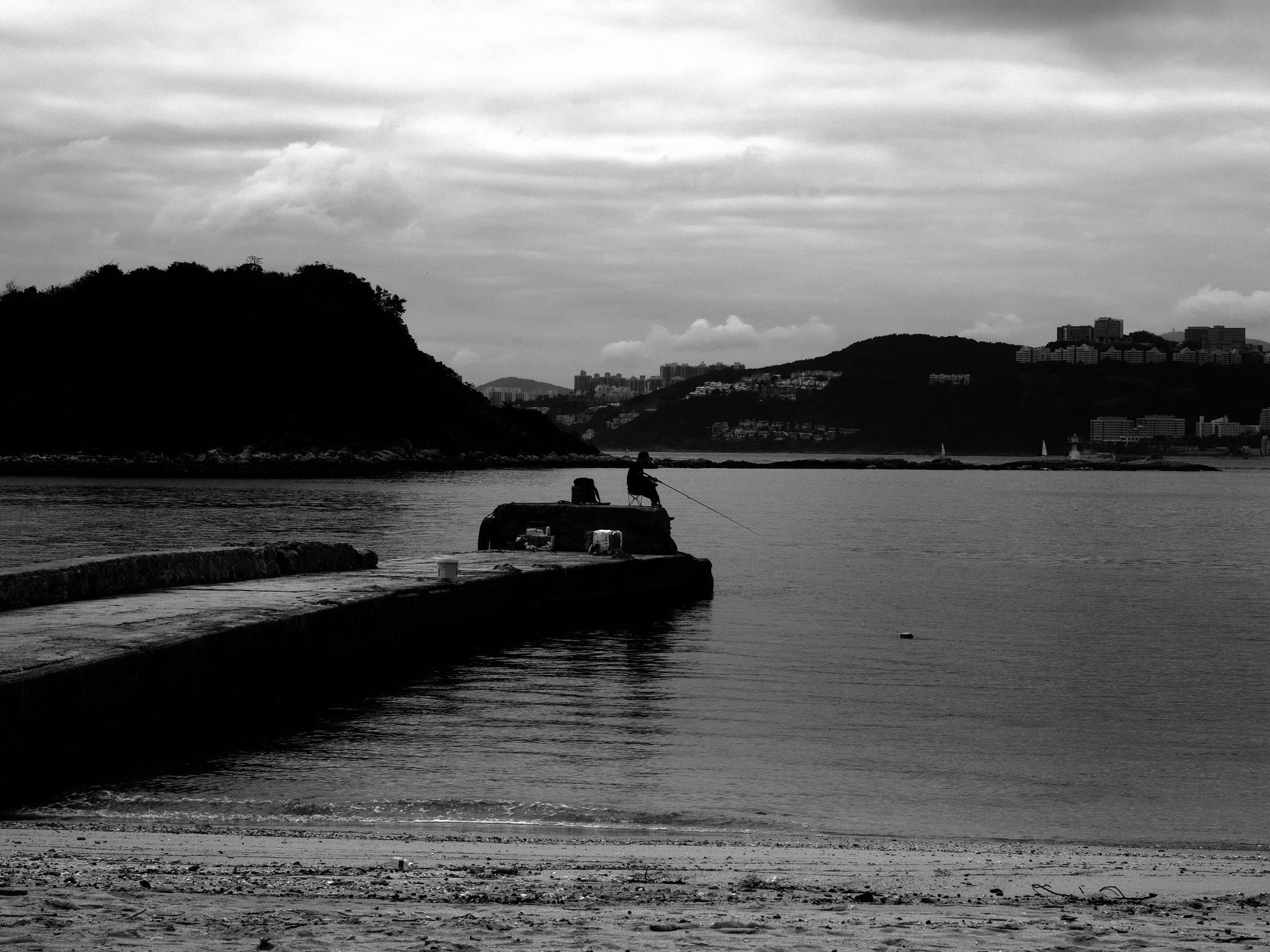 Panasonic Leica DG Nocticron 42.5mm F1.2 ASPH OIS sample photo. Fishing photography