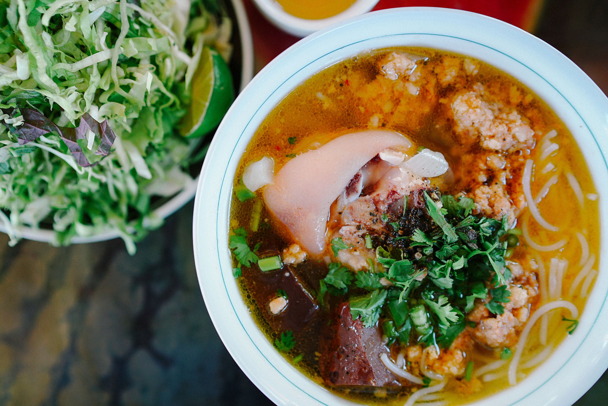 Sony a7S + Sony Distagon T* FE 35mm F1.4 ZA sample photo. Vietnamese food bun ca or fish noodles photography