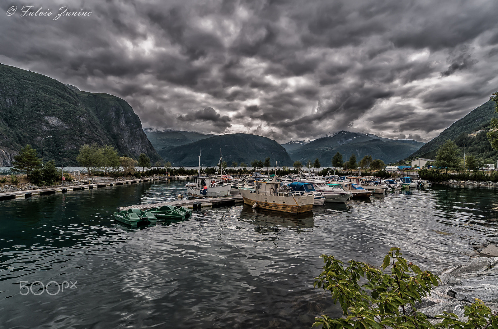 Sigma 12-24mm F4.5-5.6 EX DG Aspherical HSM sample photo. Small harbor photography