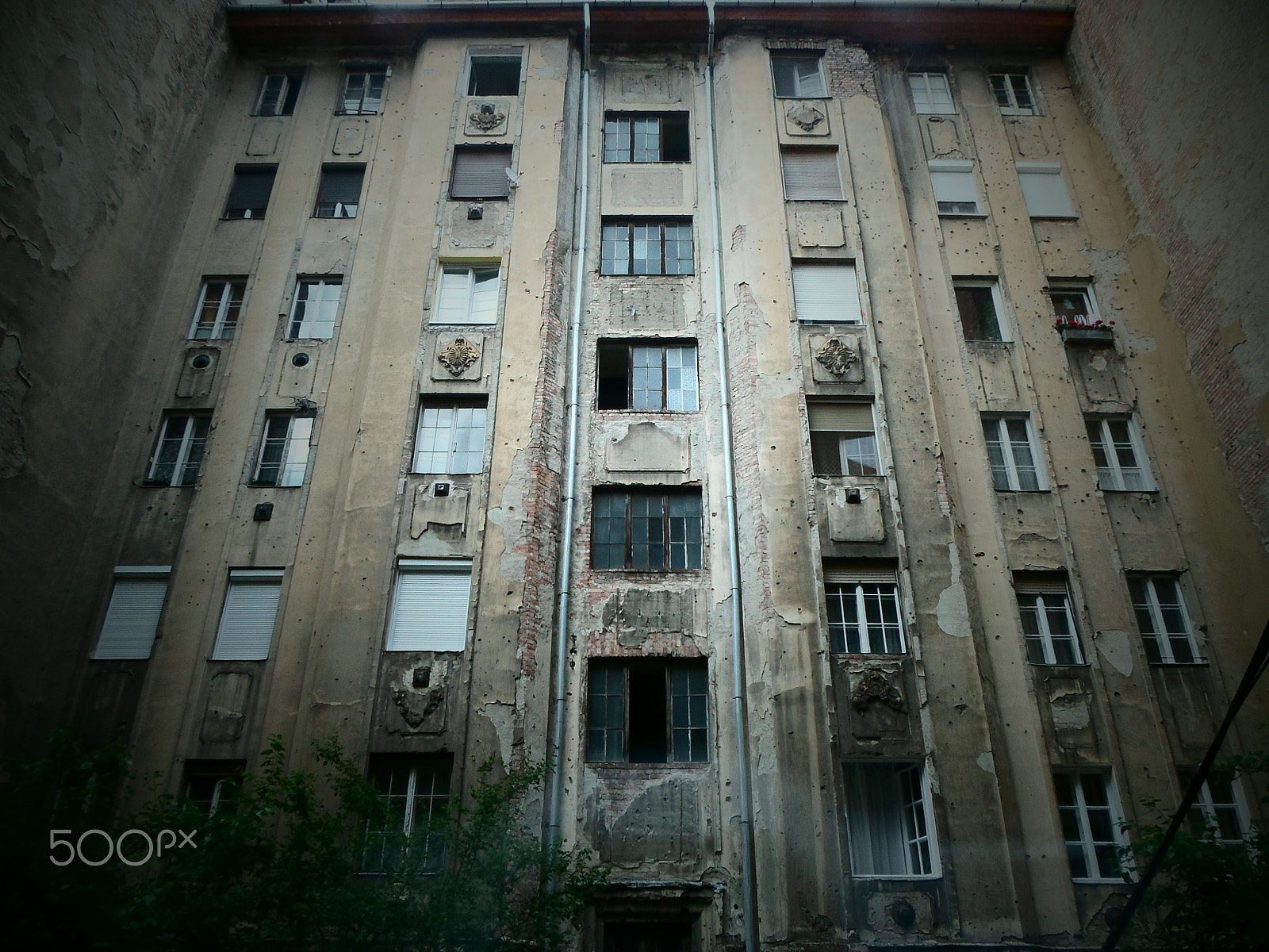 Samsung ES95 sample photo. Those are bullet holes photography