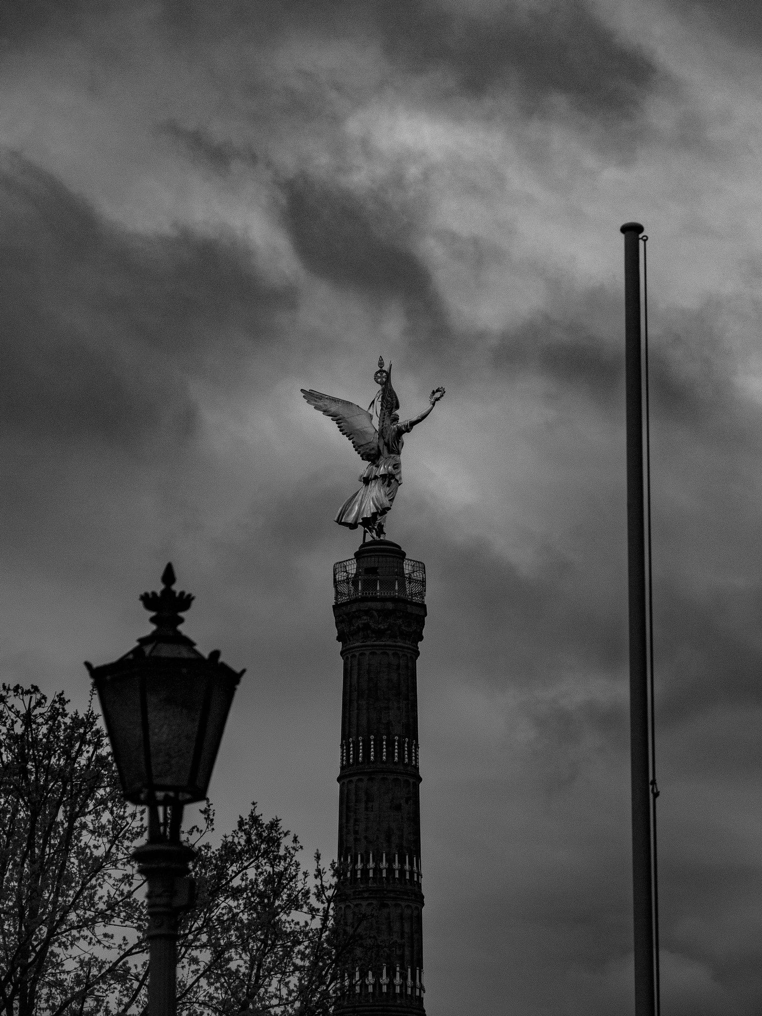 Olympus Zuiko Digital ED 12-60mm F2.8-4.0 SWD sample photo. Berlin bw photography