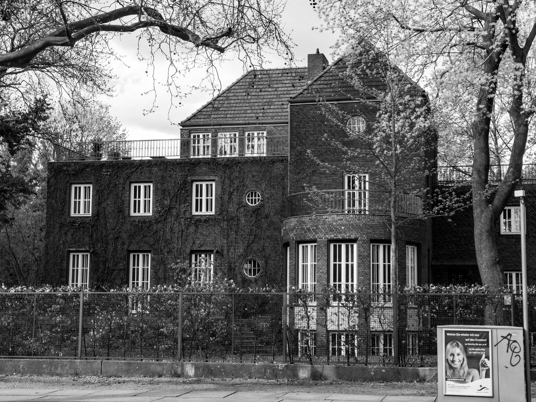 Olympus Zuiko Digital ED 12-60mm F2.8-4.0 SWD sample photo. Berlin bw photography
