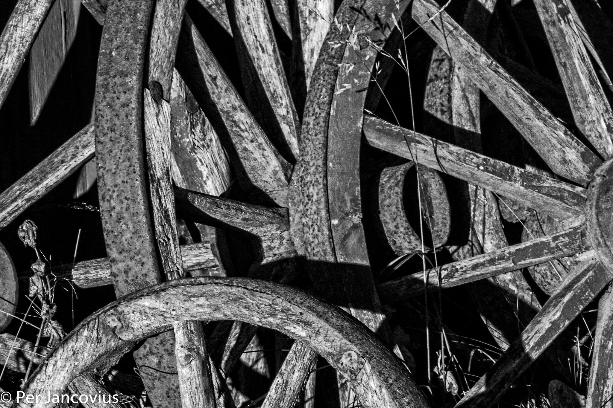 Canon EOS 40D sample photo. Komstad kvarn old wheels bnw photography
