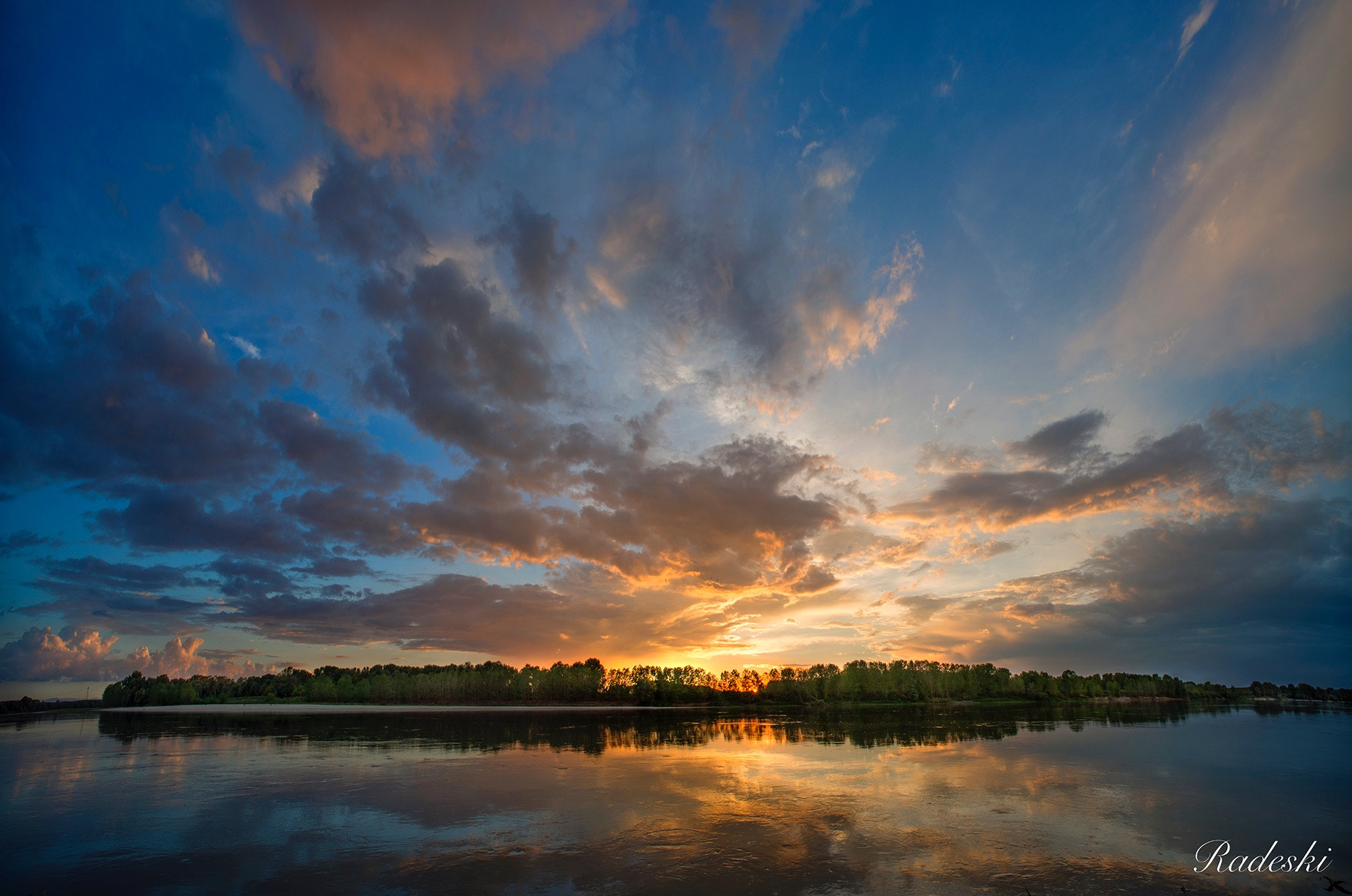 Nikon D800E + Nikon AF Nikkor 14mm F2.8D ED sample photo. Tramonto sul po photography