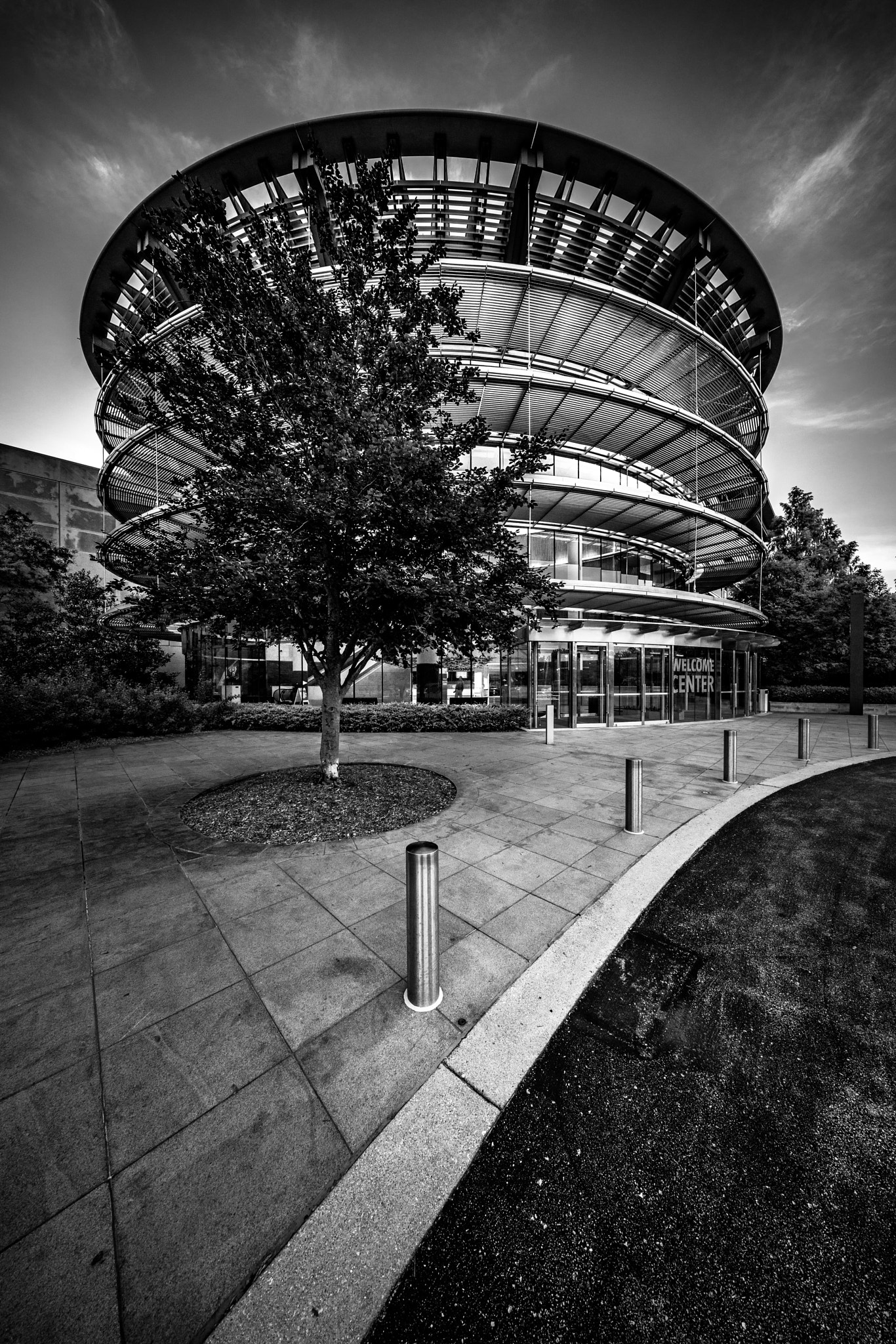 Sony a7R II + Voigtlander HELIAR-HYPER WIDE 10mm F5.6 sample photo. Indianapolis museum of art photography