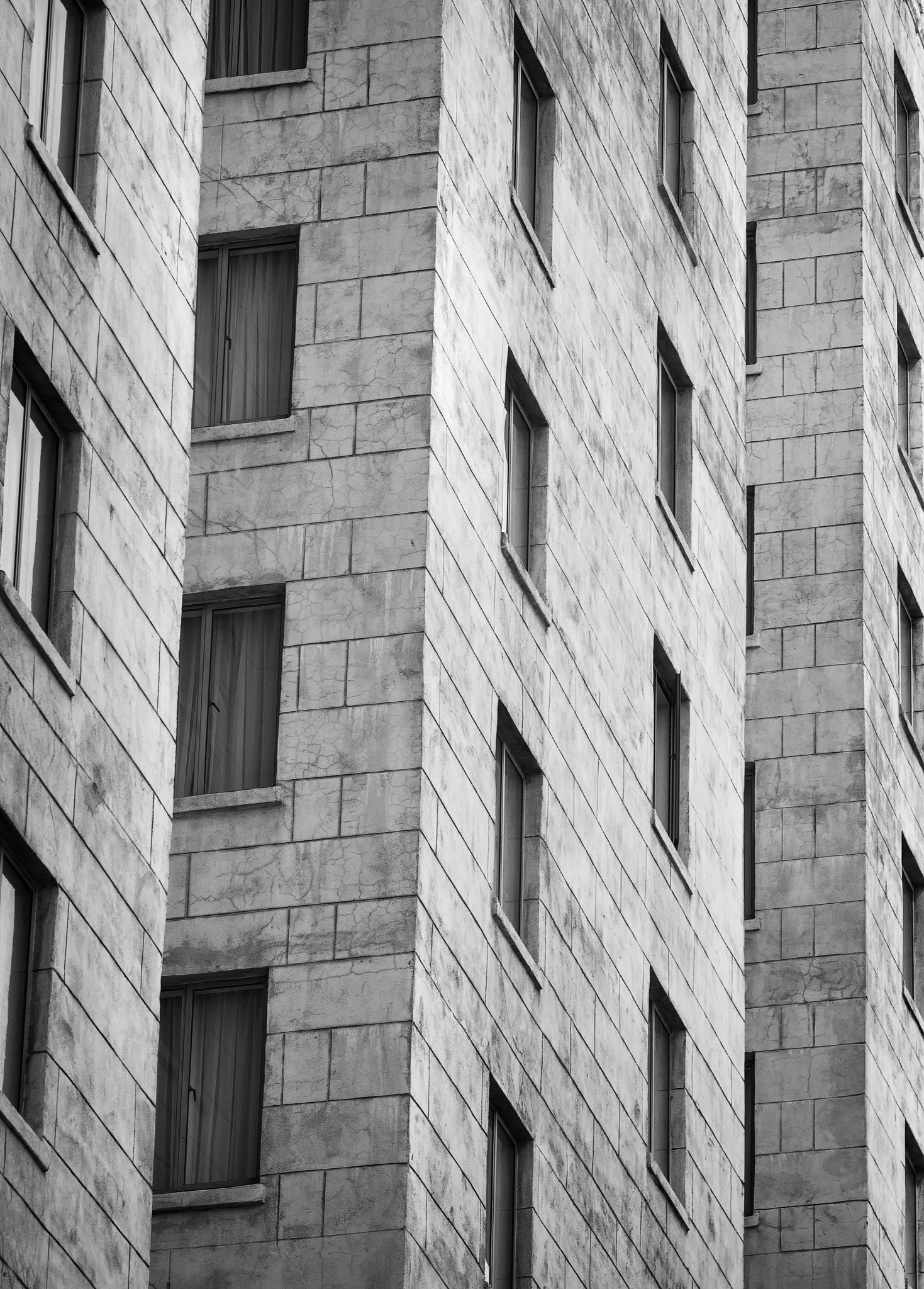Sony Alpha NEX-5T + Minolta AF 100mm F2.8 Macro [New] sample photo. Grungy building no.1 photography