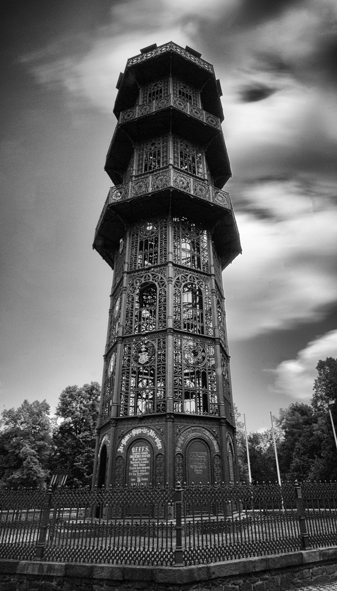 Nikon D200 + Sigma 10-20mm F3.5 EX DC HSM sample photo. Cast iron photography