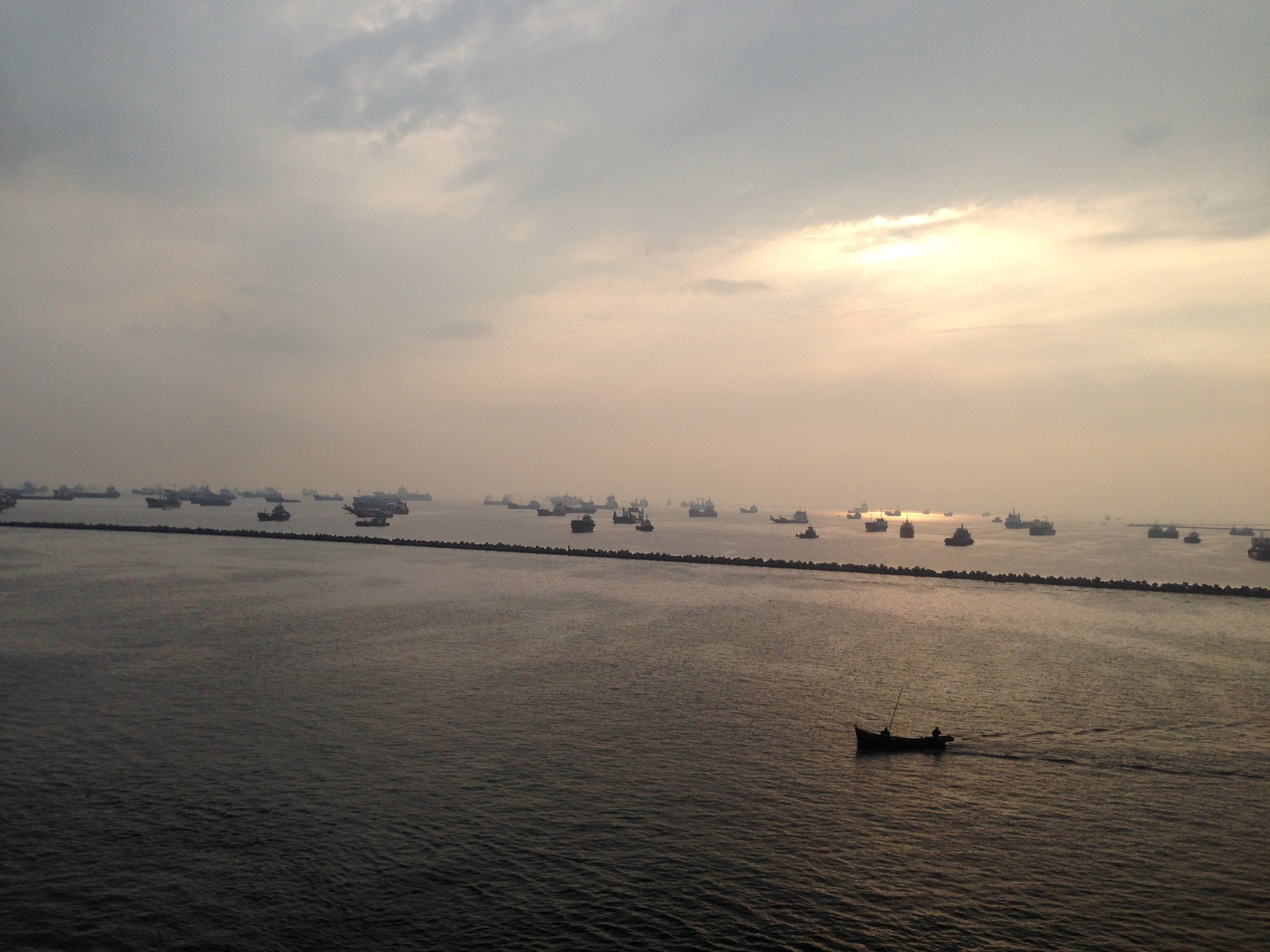 Apple iPhone5,1 sample photo. Traffic photography