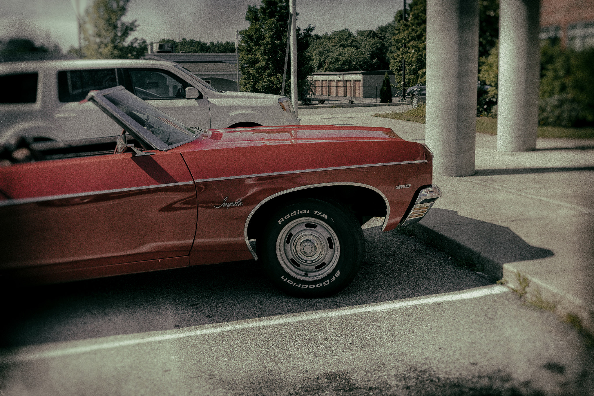 Fujifilm X-E2S + Fujifilm XF 27mm F2.8 sample photo. Chevy impala photography