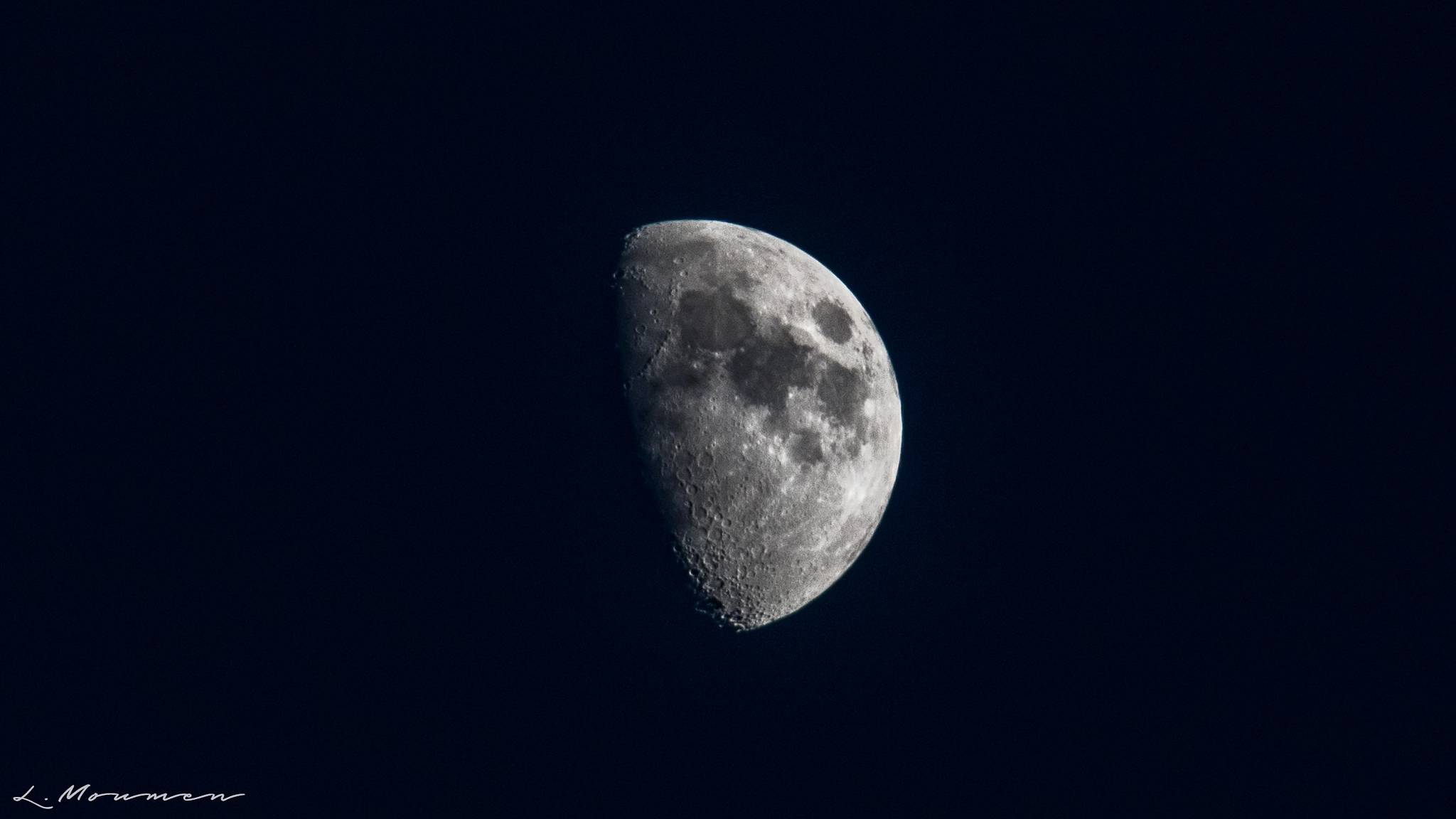Canon EOS 750D (EOS Rebel T6i / EOS Kiss X8i) + EF75-300mm f/4-5.6 sample photo. Moon photography