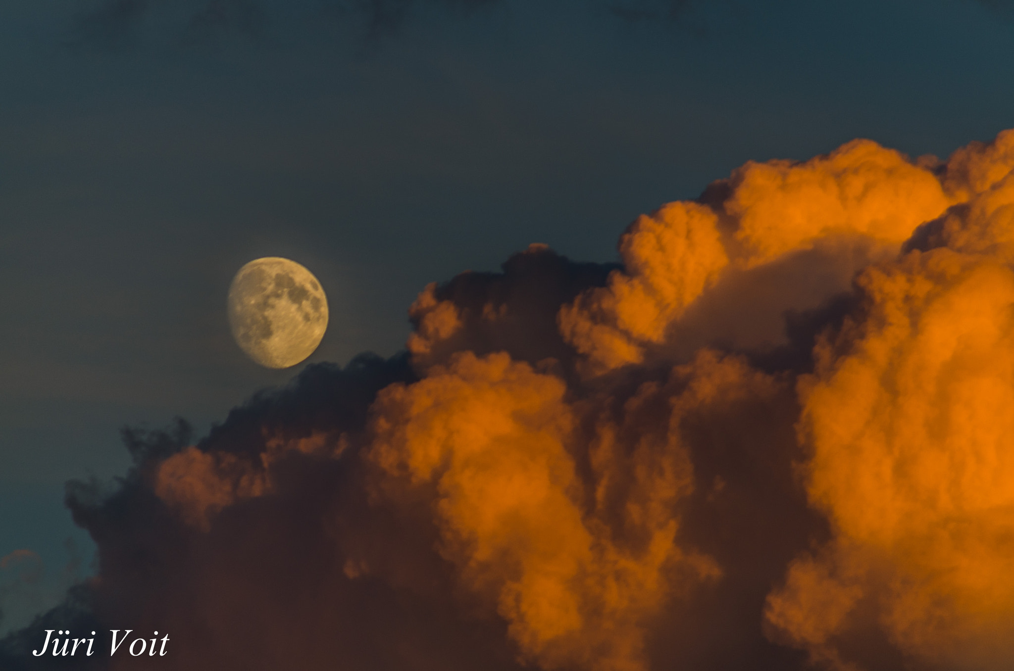 Pentax K-50 + Tamron AF 70-300mm F4-5.6 Di LD Macro sample photo. Moon photography